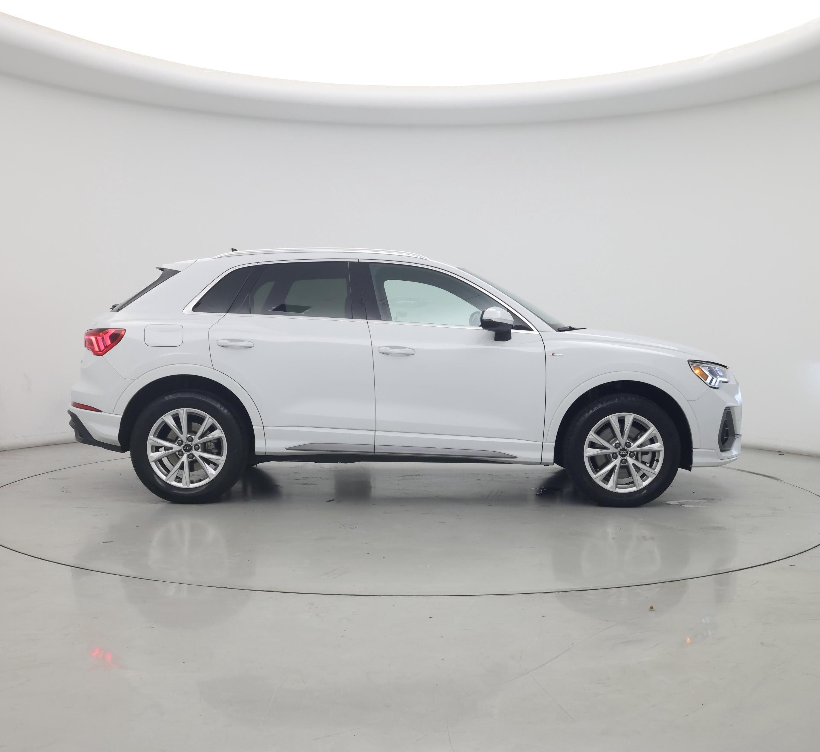 Thumbnail: 2024 Audi Q3 - 7