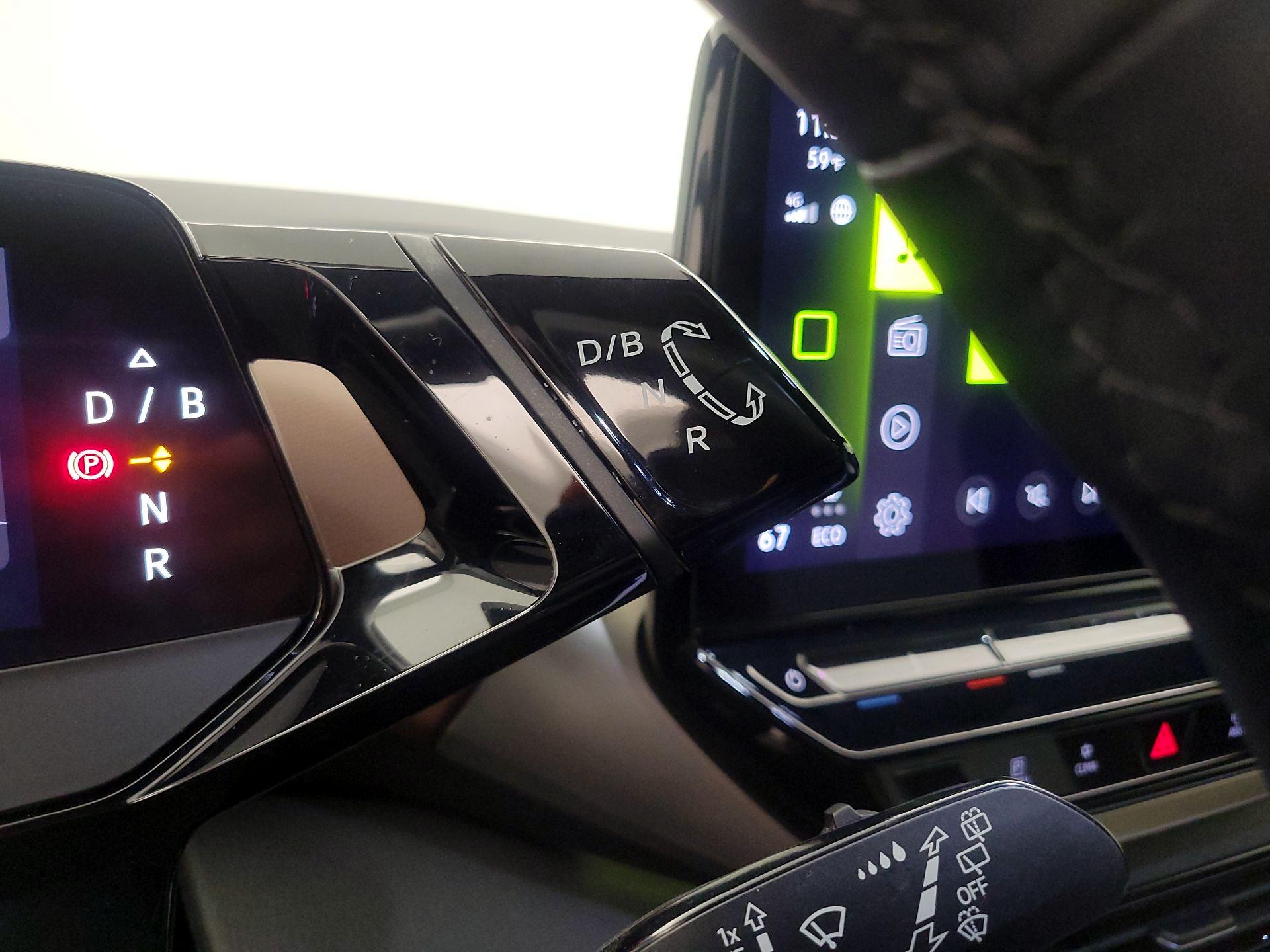 Thumbnail: 2023 Volkswagen ID.4 - 17