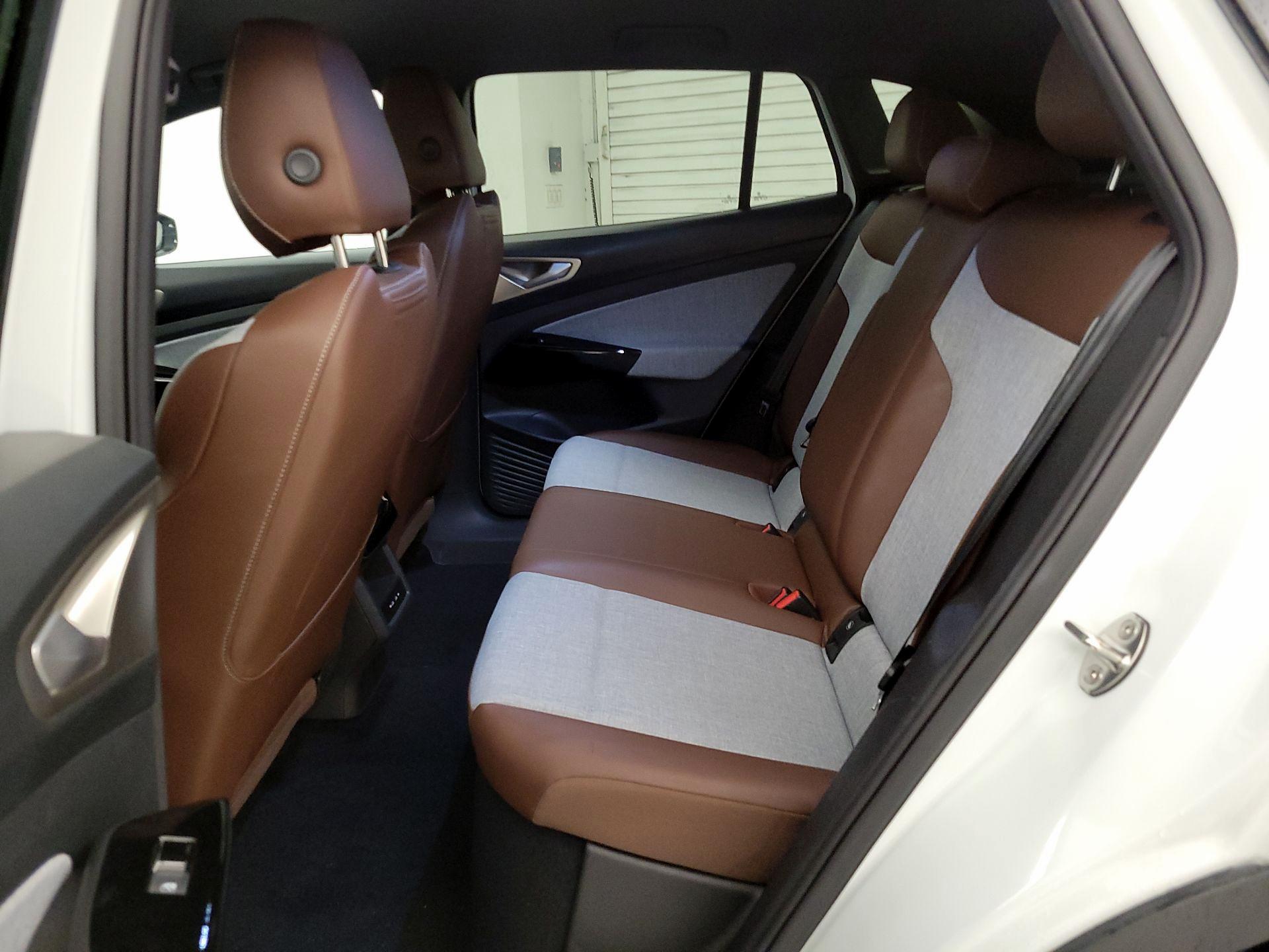 Thumbnail: 2023 Volkswagen ID.4 - 19