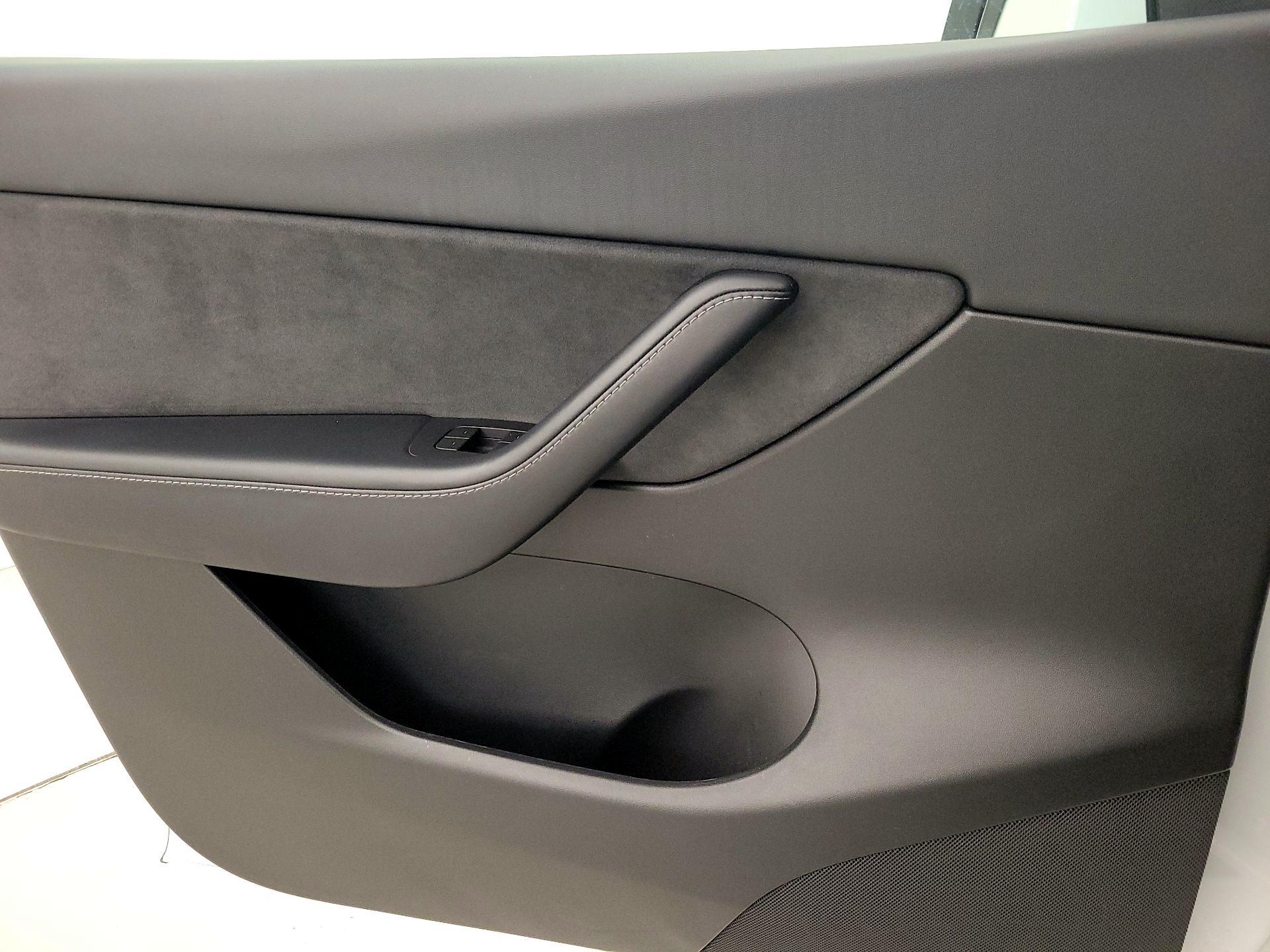 Thumbnail: 2021 Tesla Model Y - 12