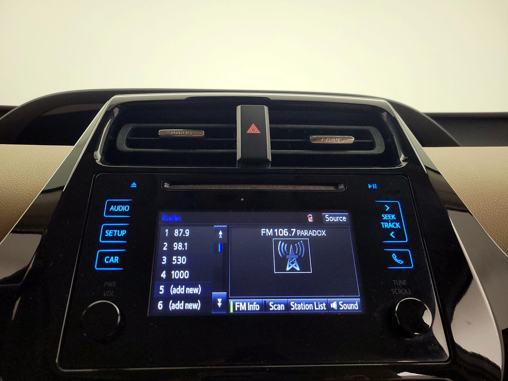 Thumbnail: 2017 Toyota Prius - 15