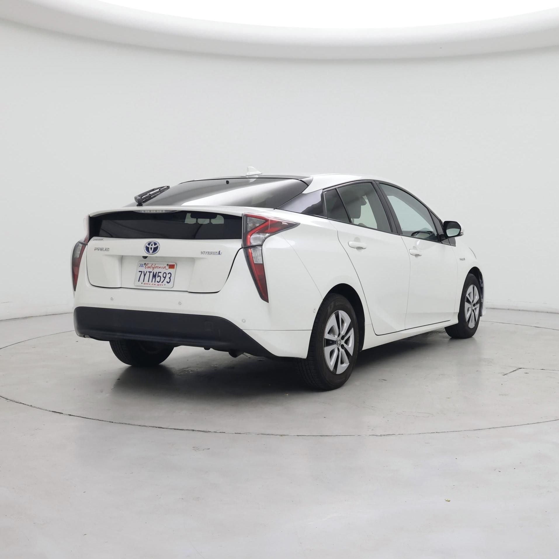 Thumbnail: 2017 Toyota Prius - 8