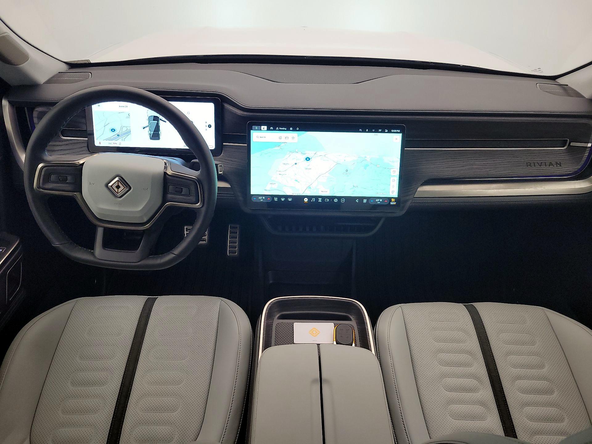 Thumbnail: 2023 Rivian R1S - 9