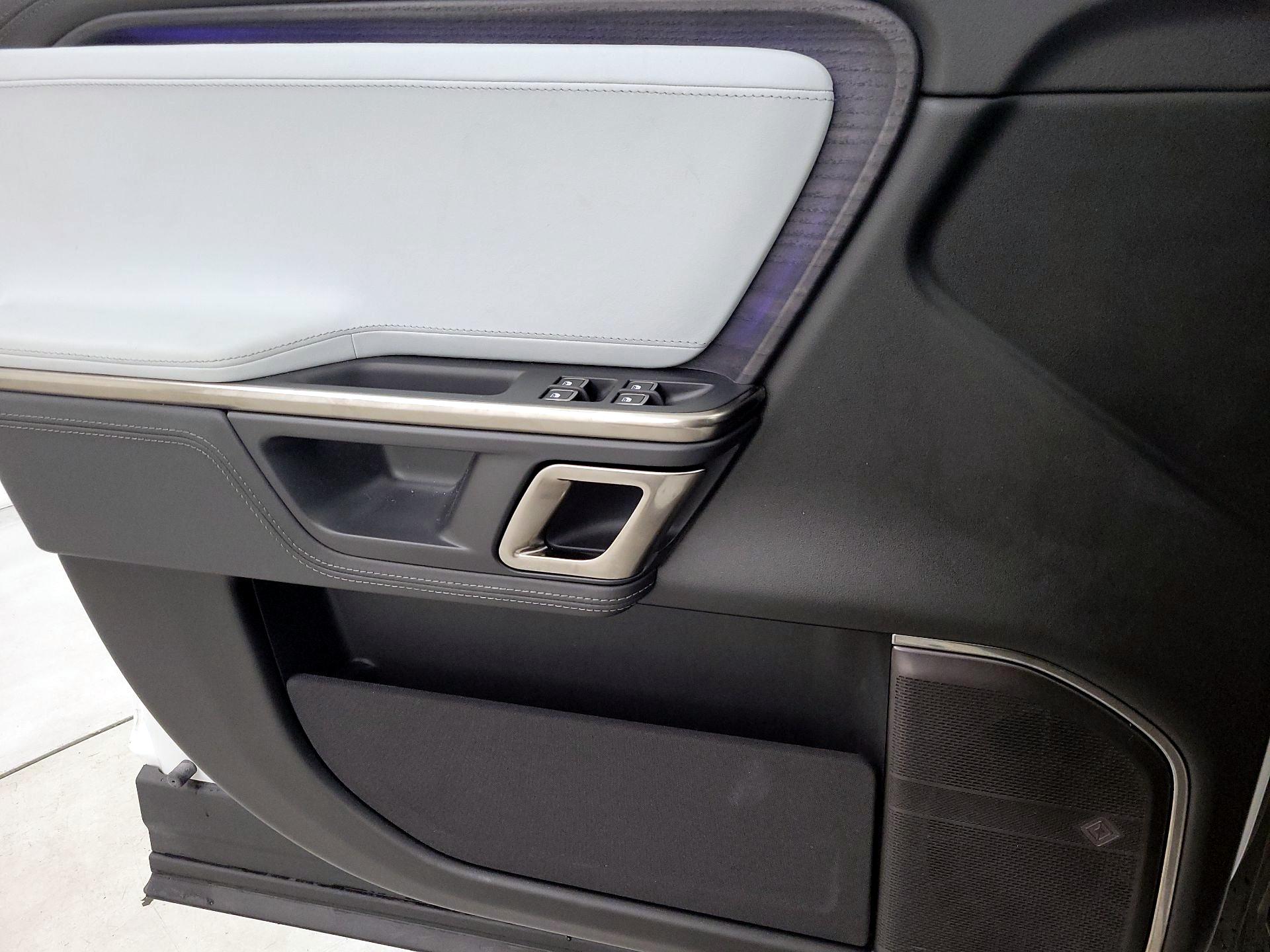 Thumbnail: 2023 Rivian R1S - 12