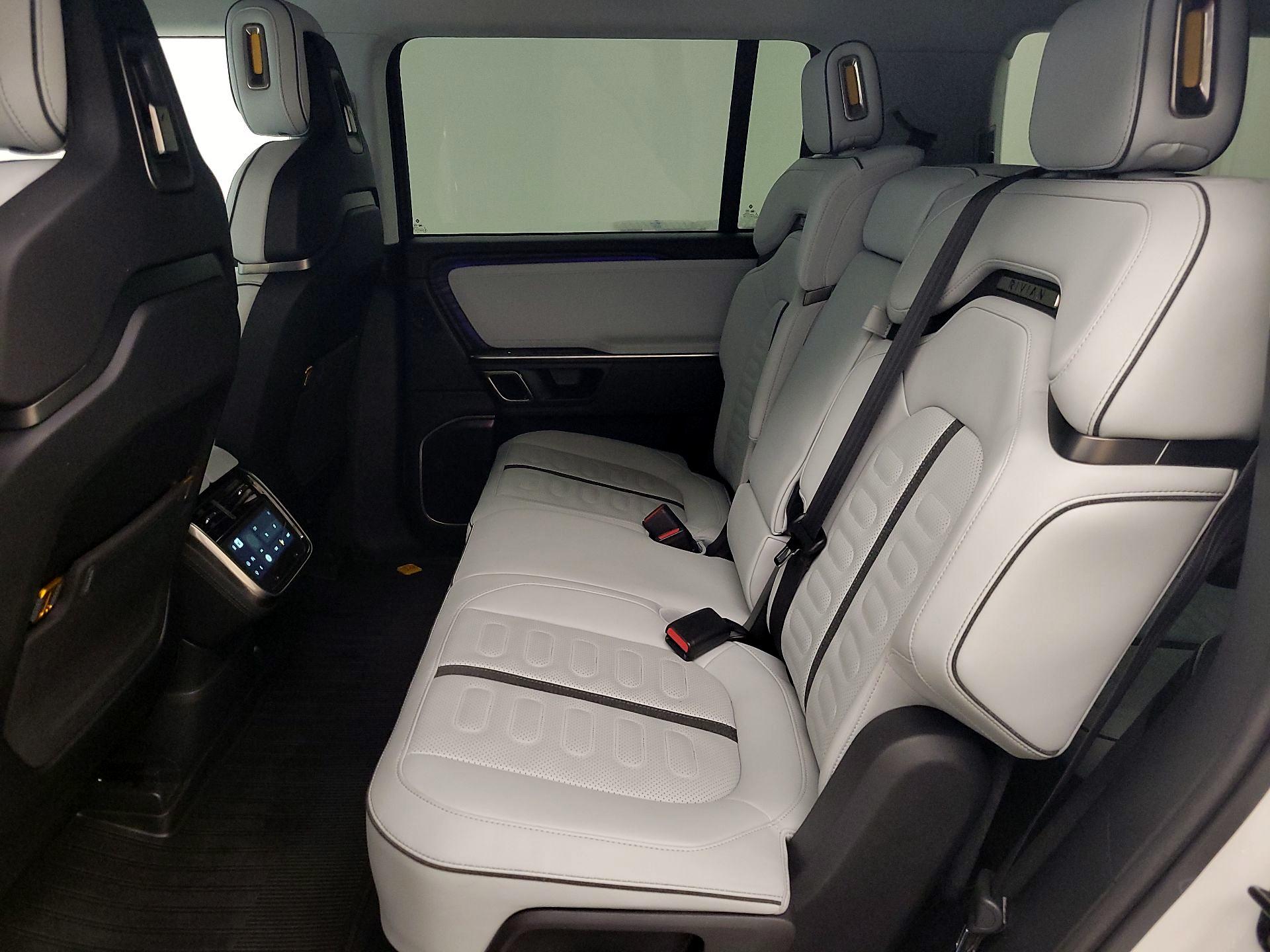 Thumbnail: 2023 Rivian R1S - 18