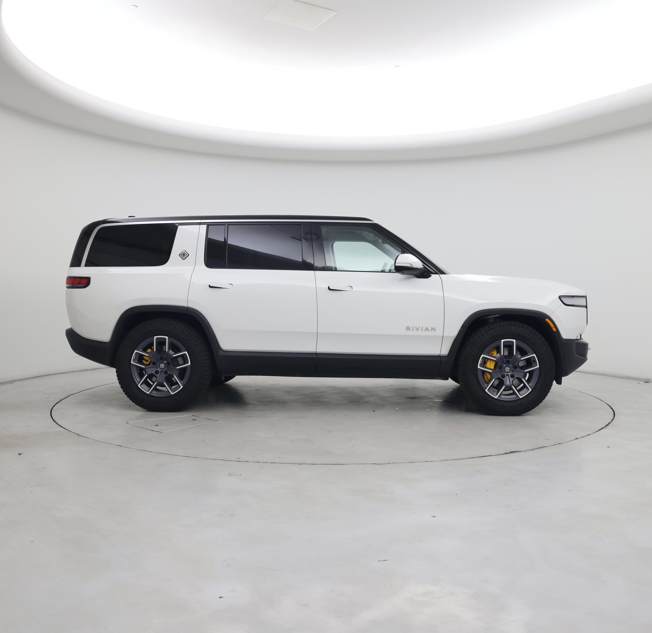 Thumbnail: 2023 Rivian R1S - 7