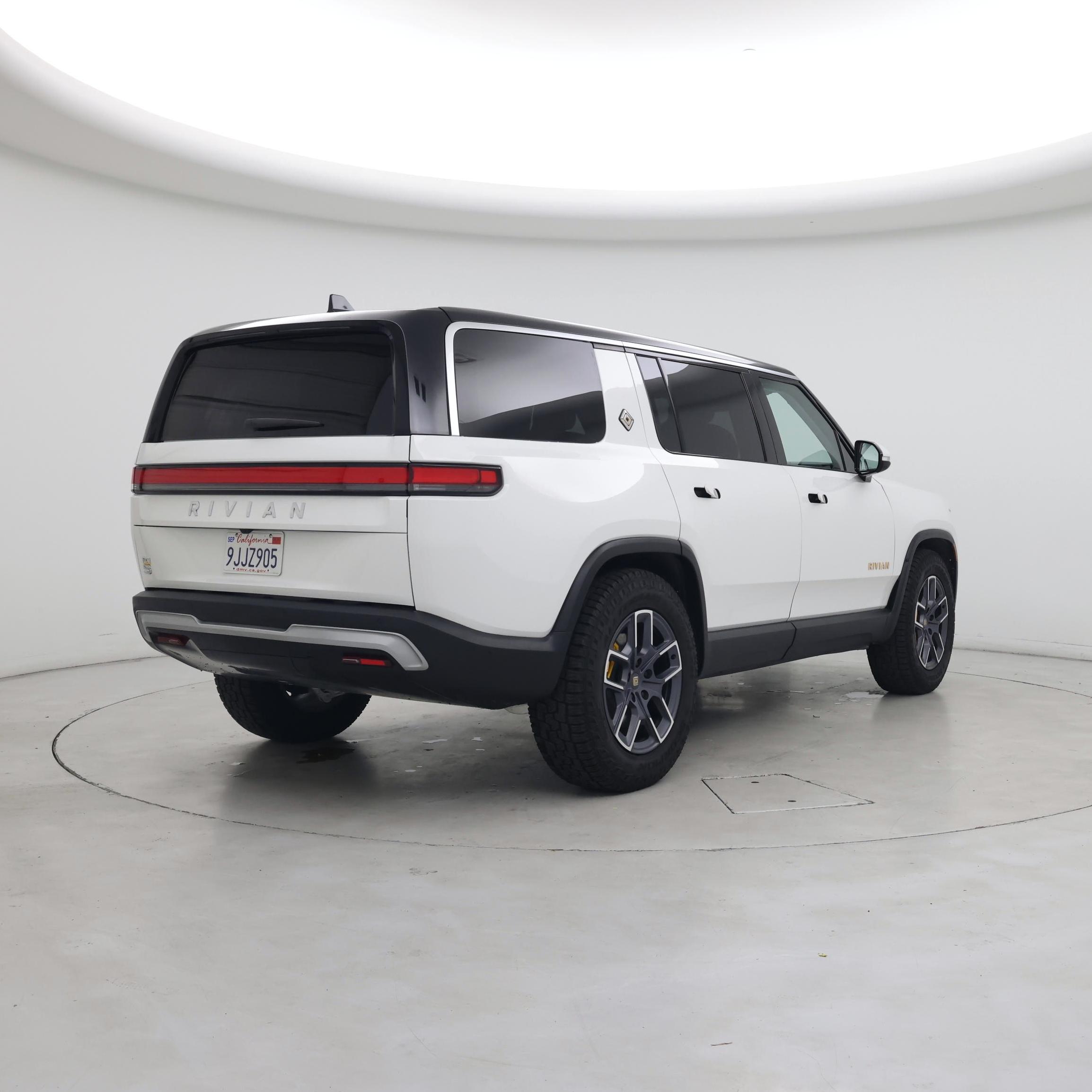 Thumbnail: 2023 Rivian R1S - 8