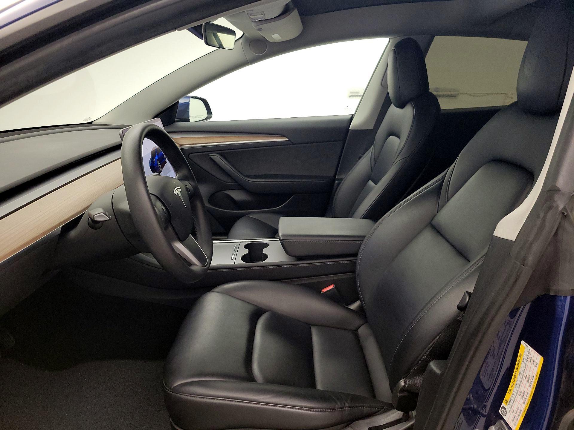 Thumbnail: 2022 Tesla Model 3 - 11