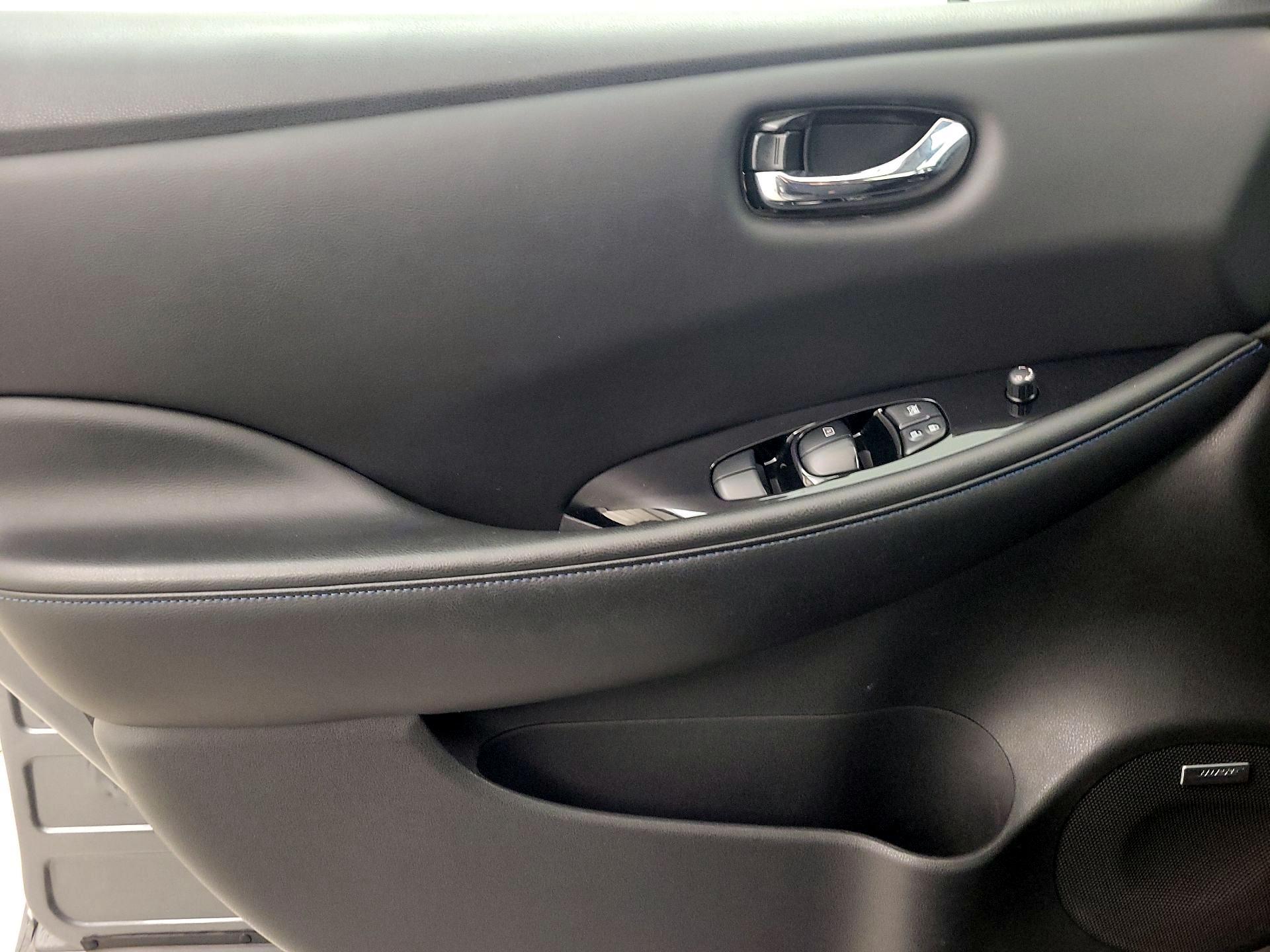 Thumbnail: 2019 Nissan Leaf - 12