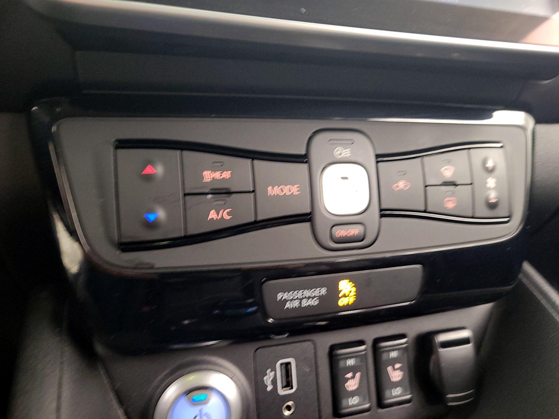 Thumbnail: 2019 Nissan Leaf - 16