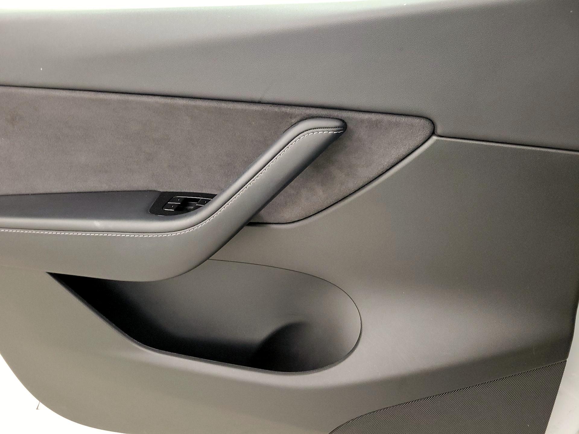 Thumbnail: 2020 Tesla Model Y - 12