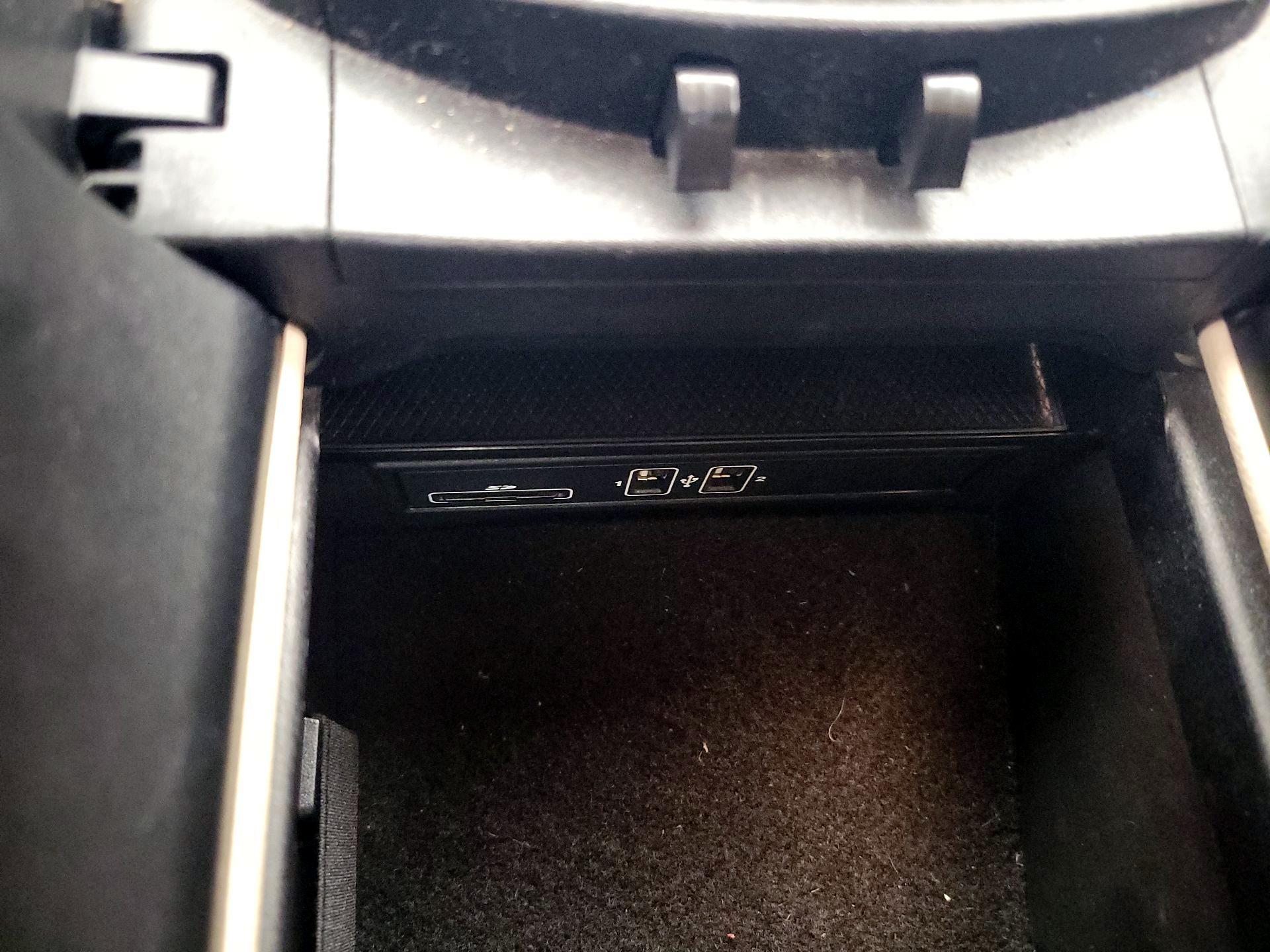 Thumbnail: 2015 Mercedes-Benz C-Class - 18