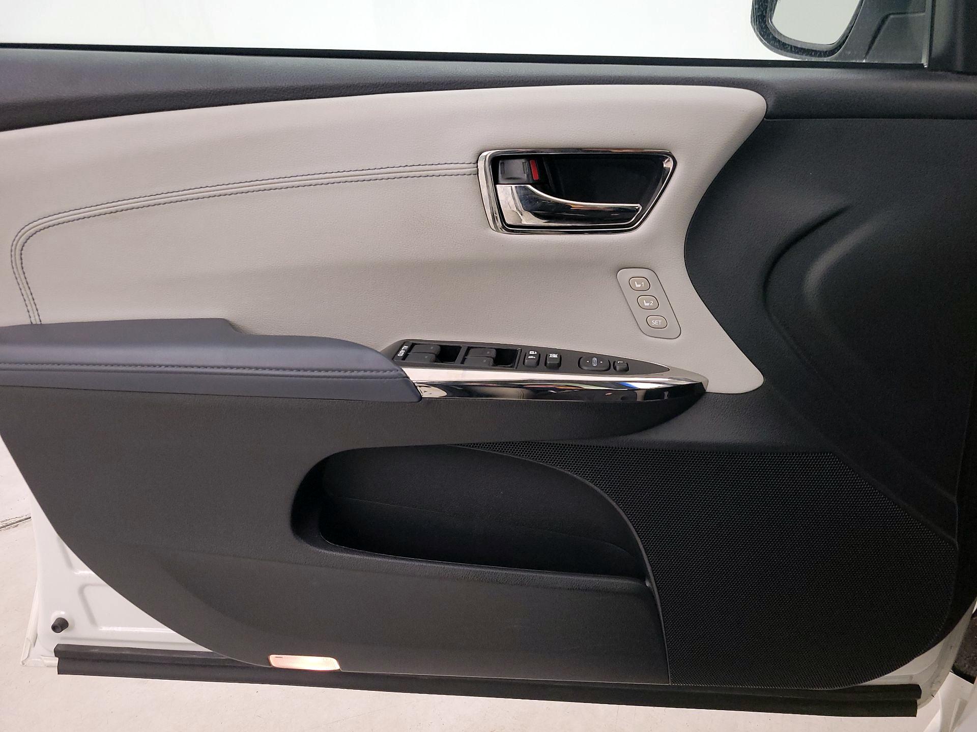 Thumbnail: 2014 Toyota Avalon - 12