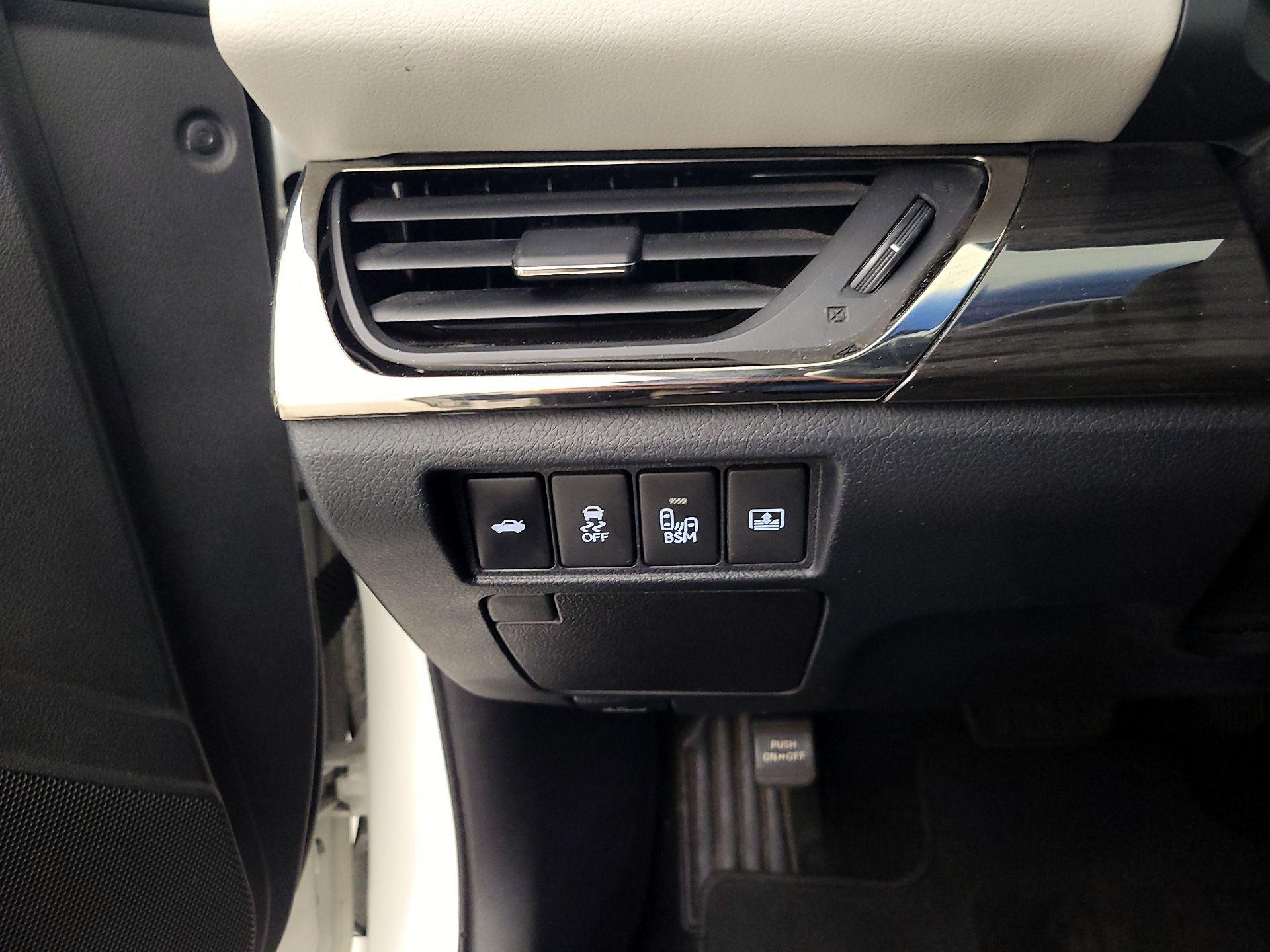 Thumbnail: 2014 Toyota Avalon - 13