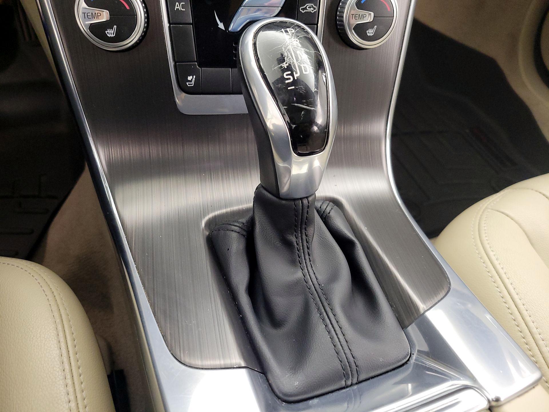 Thumbnail: 2016 Volvo S60 - 16