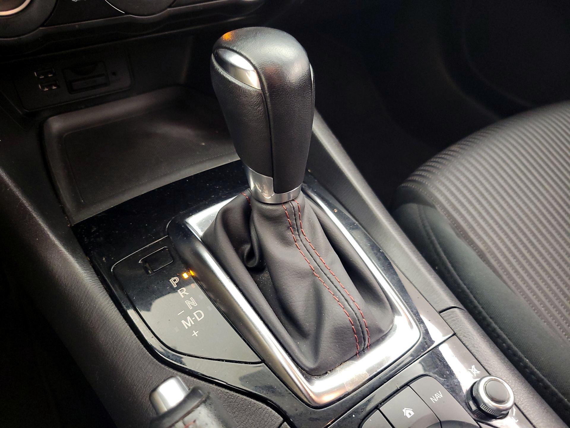 Thumbnail: 2015 Mazda Mazda3 - 17