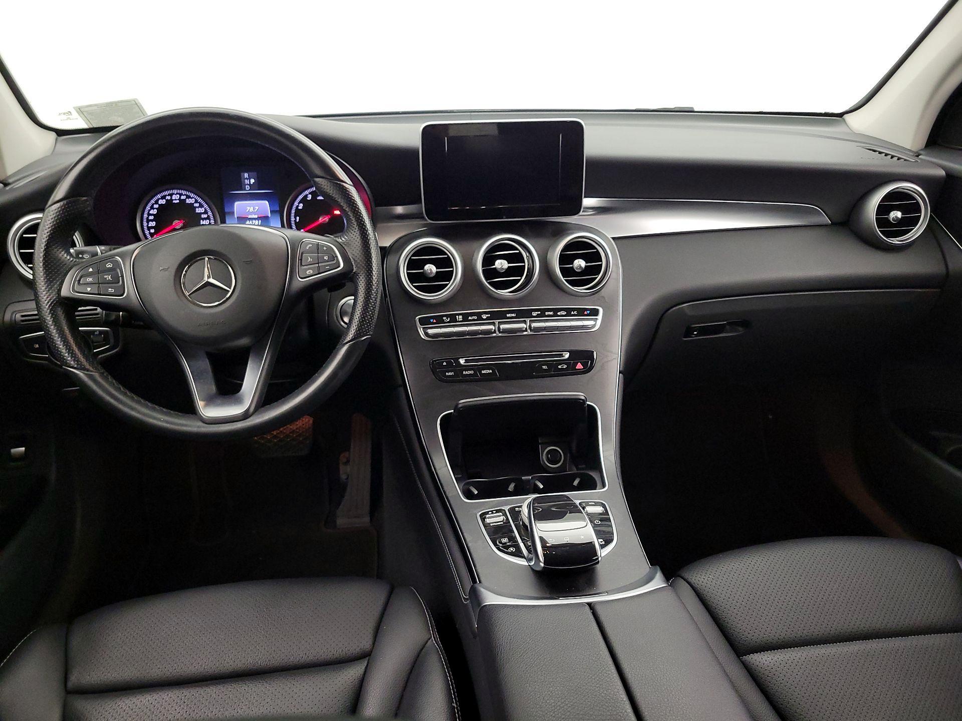 Thumbnail: 2016 Mercedes-Benz GLC - 9