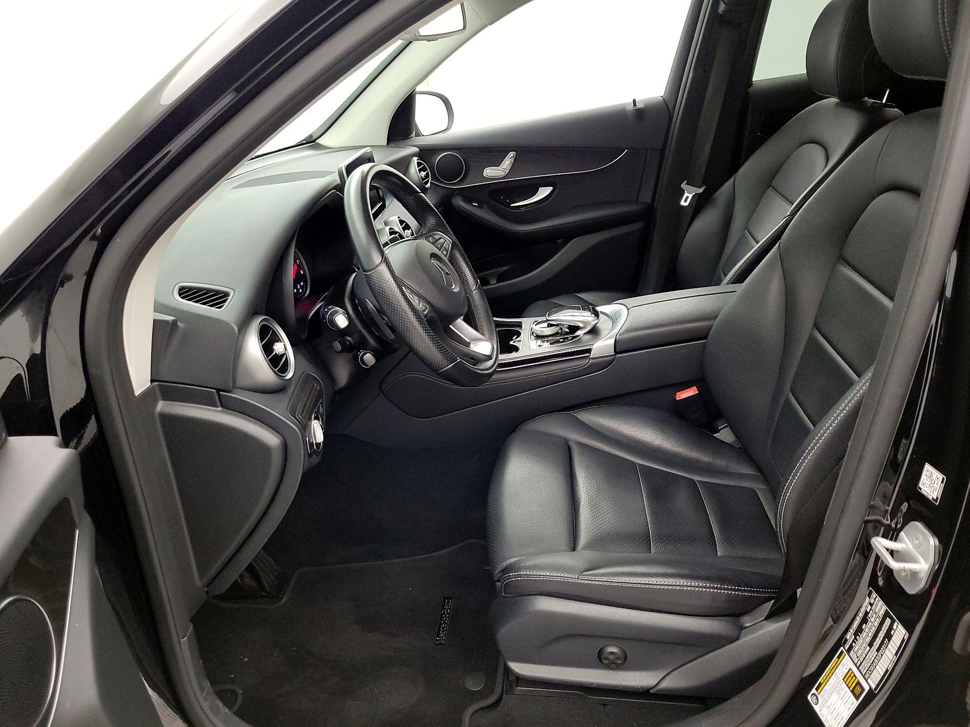 Thumbnail: 2016 Mercedes-Benz GLC - 11