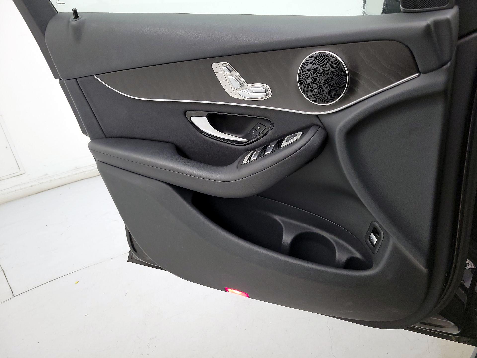 Thumbnail: 2016 Mercedes-Benz GLC - 12