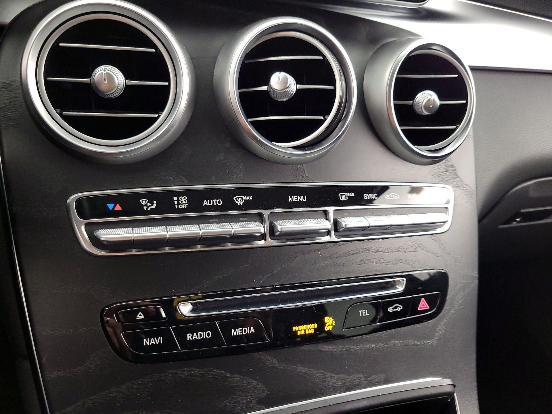 Thumbnail: 2016 Mercedes-Benz GLC - 16