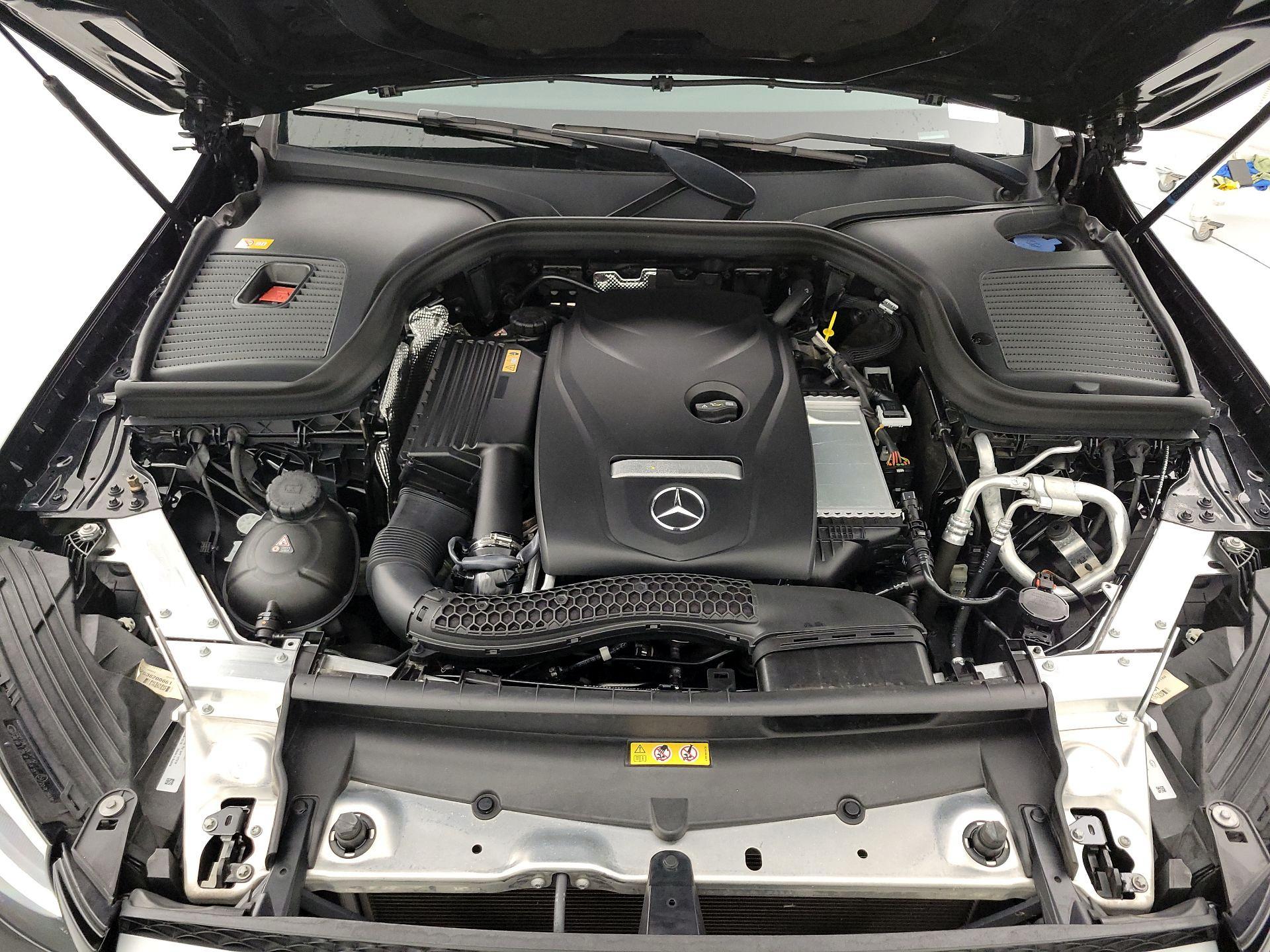 Thumbnail: 2016 Mercedes-Benz GLC - 20