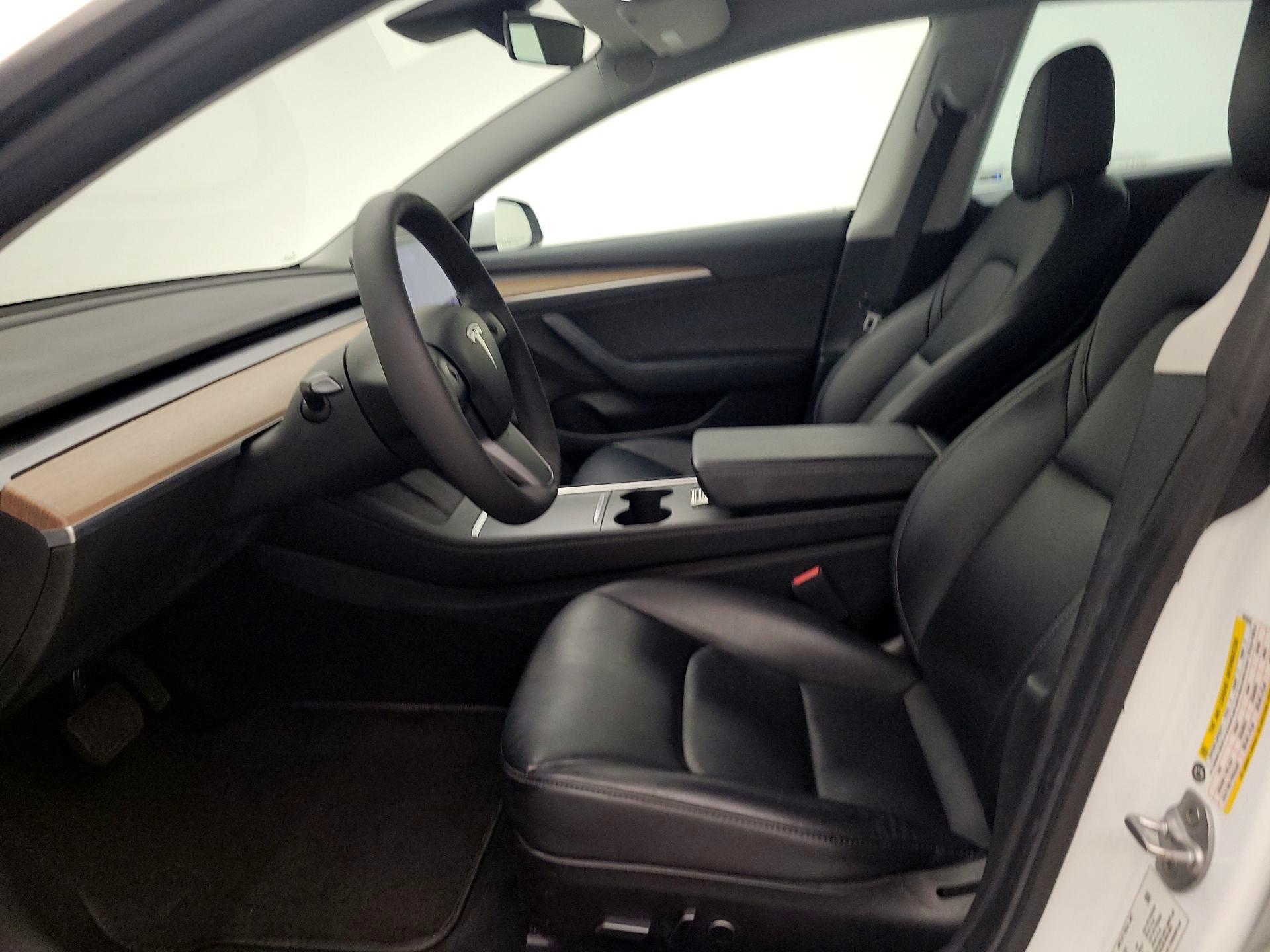 Thumbnail: 2021 Tesla Model 3 - 11