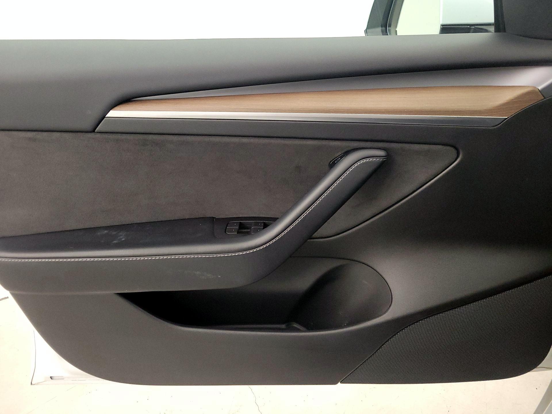 Thumbnail: 2021 Tesla Model 3 - 12