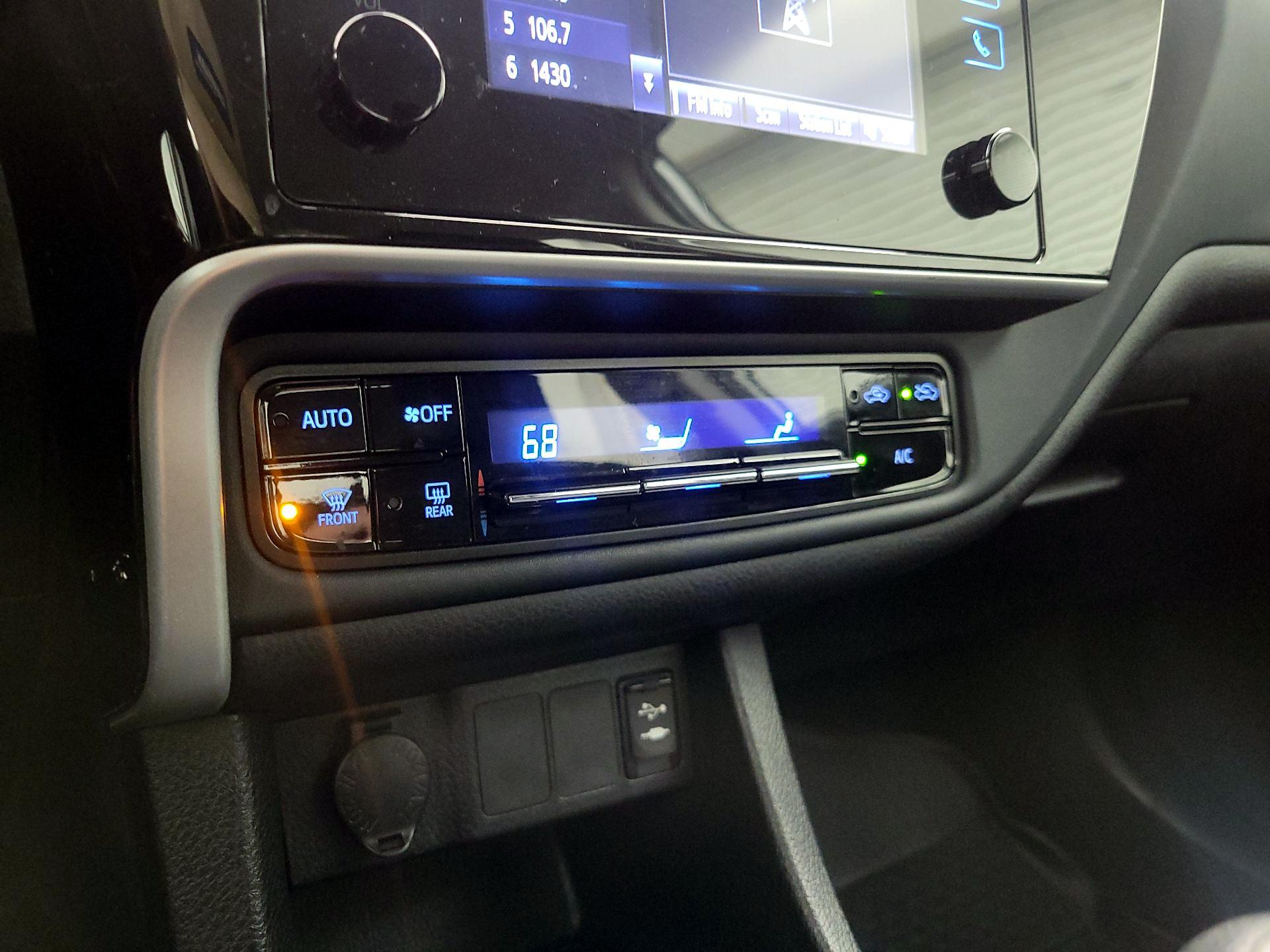 Thumbnail: 2018 Toyota Corolla - 16