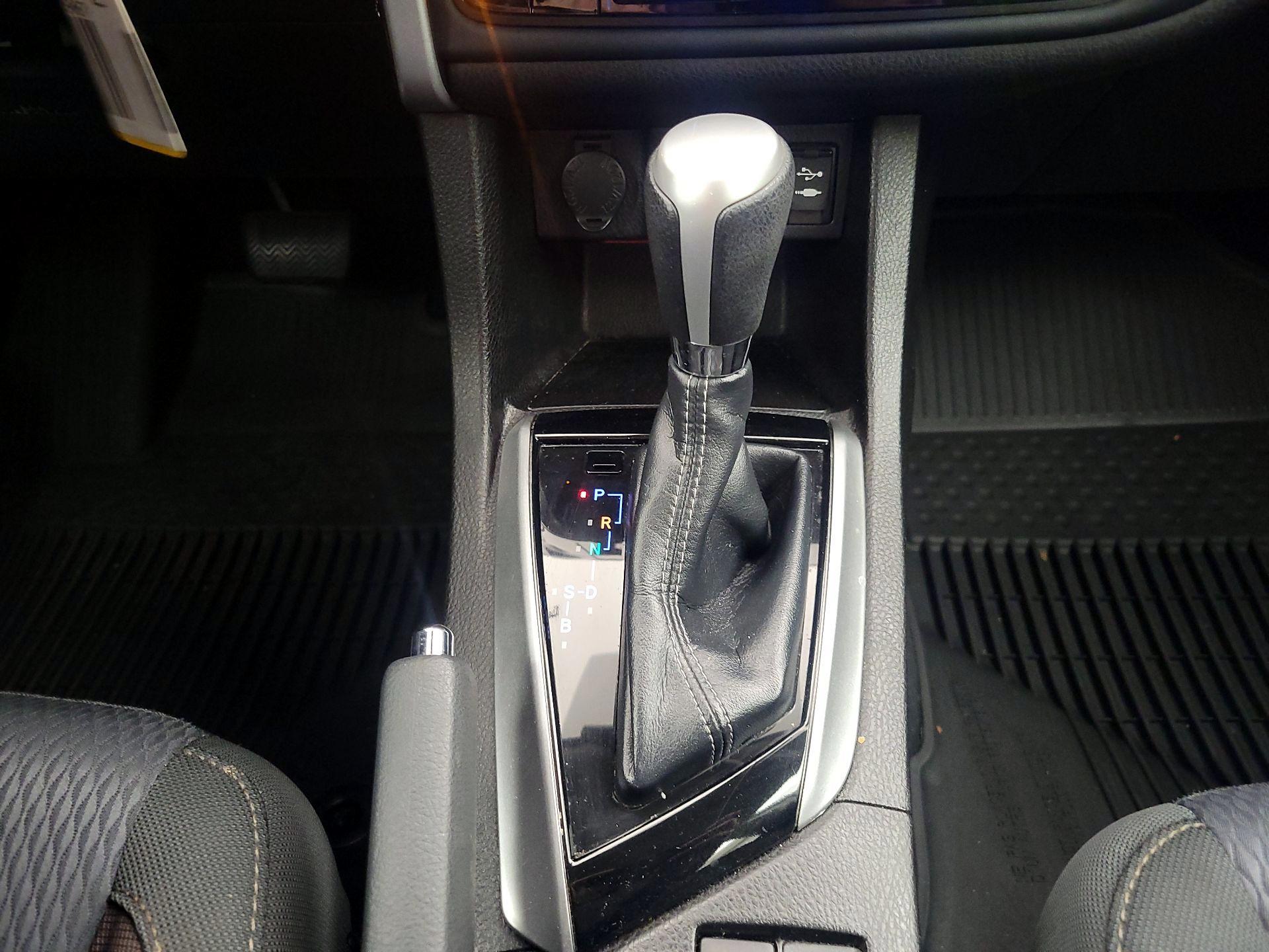 Thumbnail: 2018 Toyota Corolla - 17