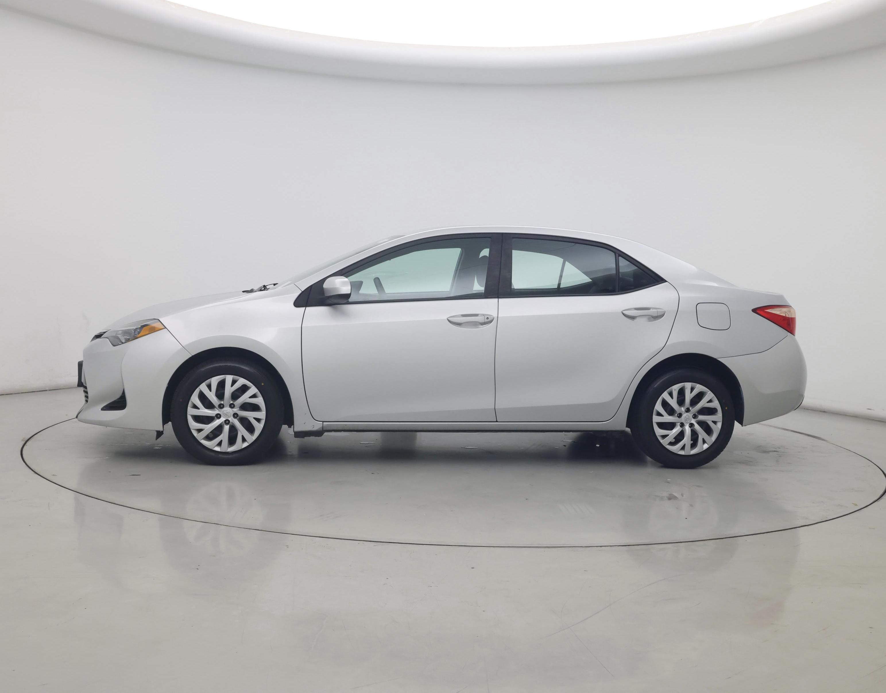 Thumbnail: 2018 Toyota Corolla - 3