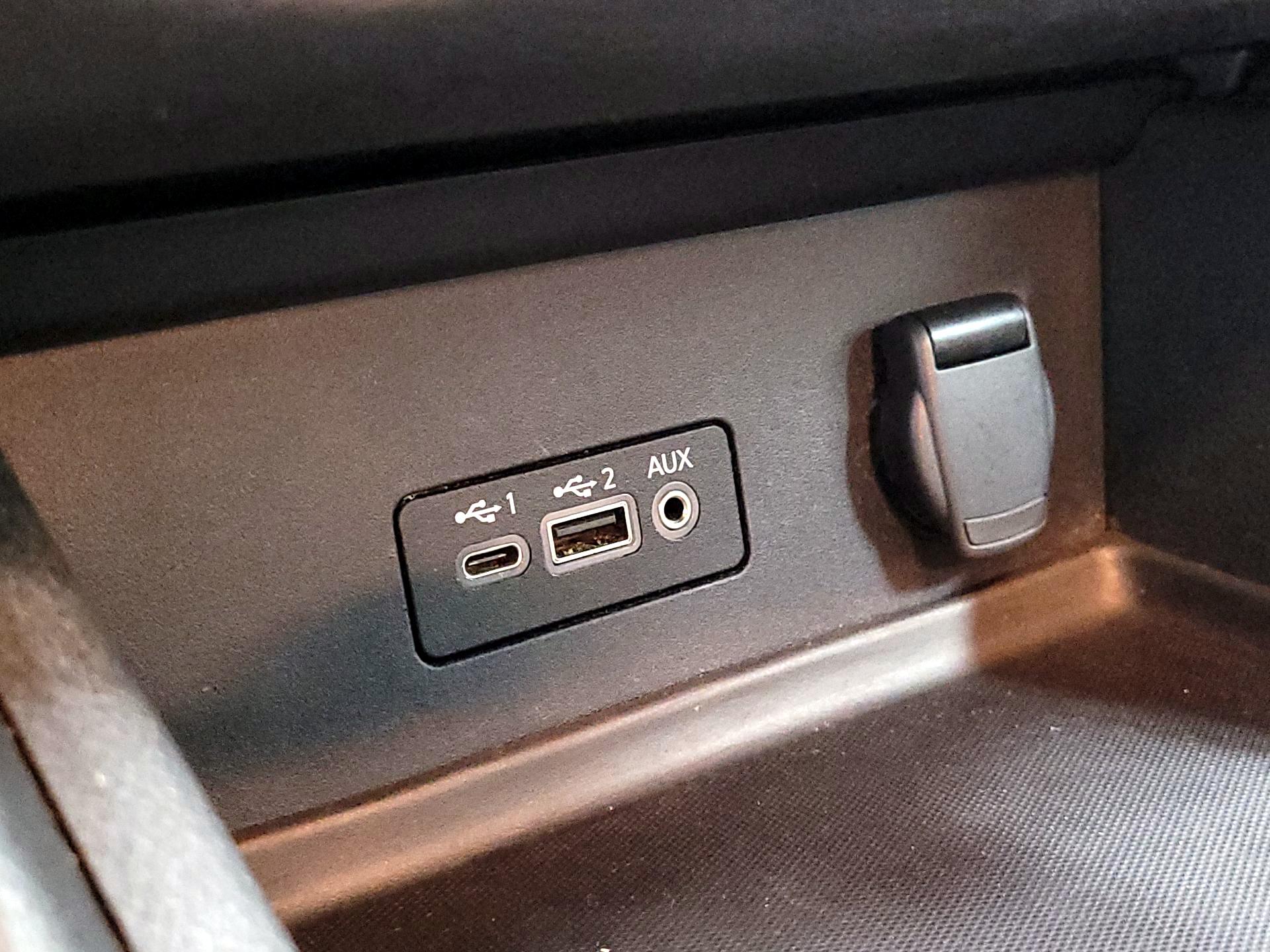 Thumbnail: 2023 Nissan Sentra - 18