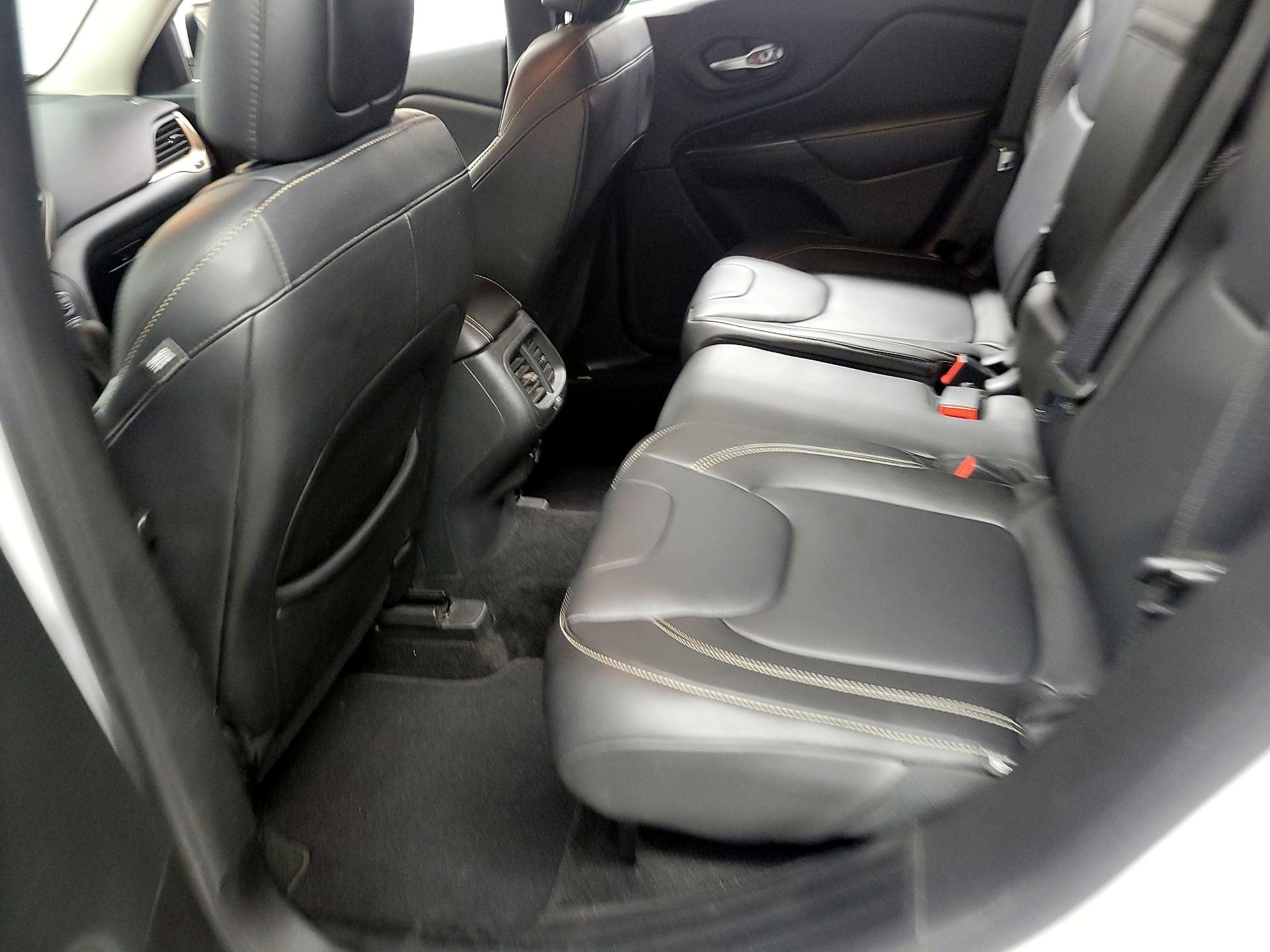 Thumbnail: 2014 Jeep Cherokee - 17