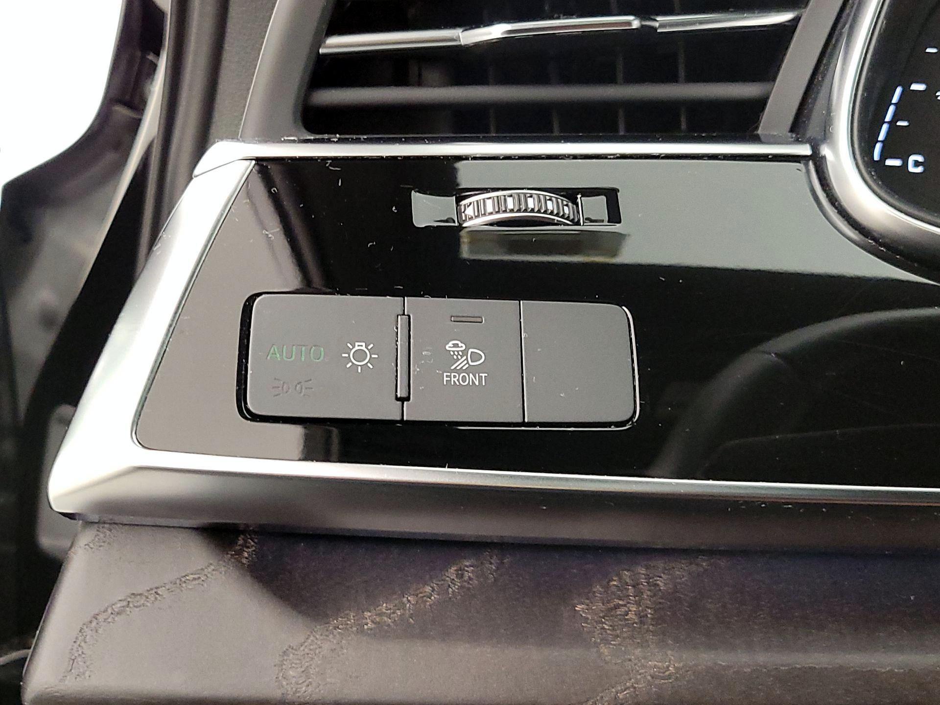 Thumbnail: 2023 Audi Q7 - 13
