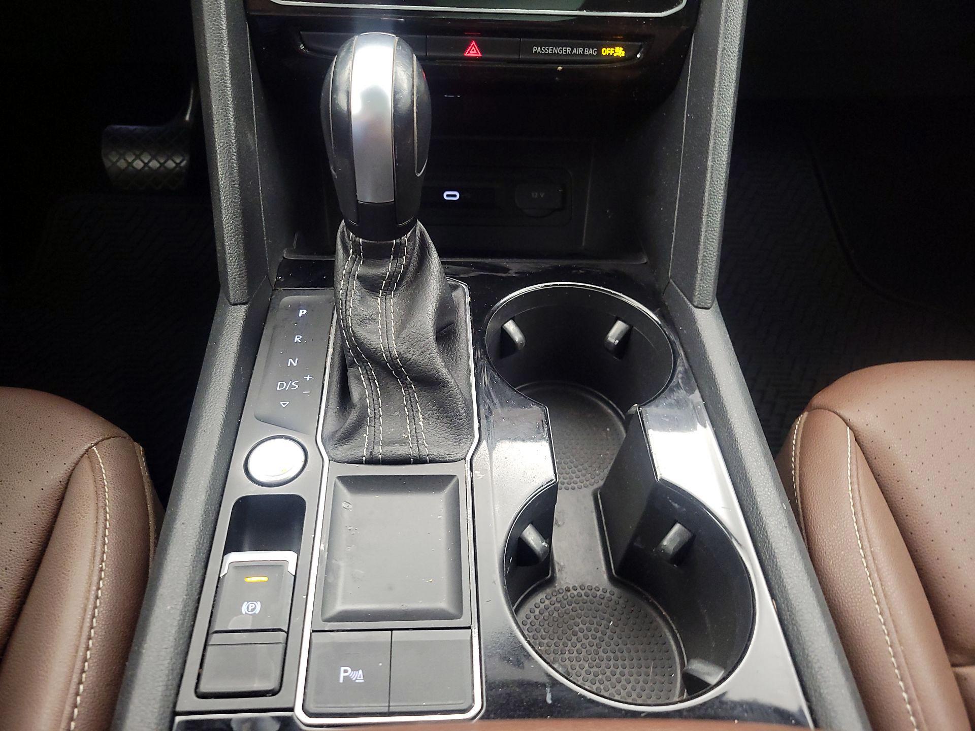 Thumbnail: 2022 Volkswagen Atlas - 17