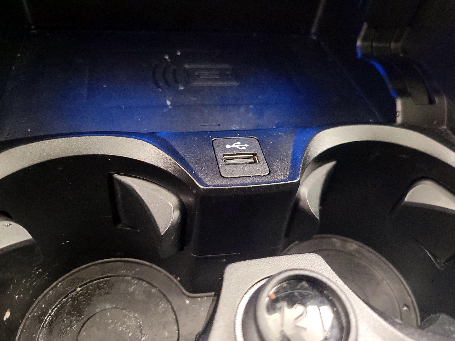 Thumbnail: 2024 BMW i4 - 19