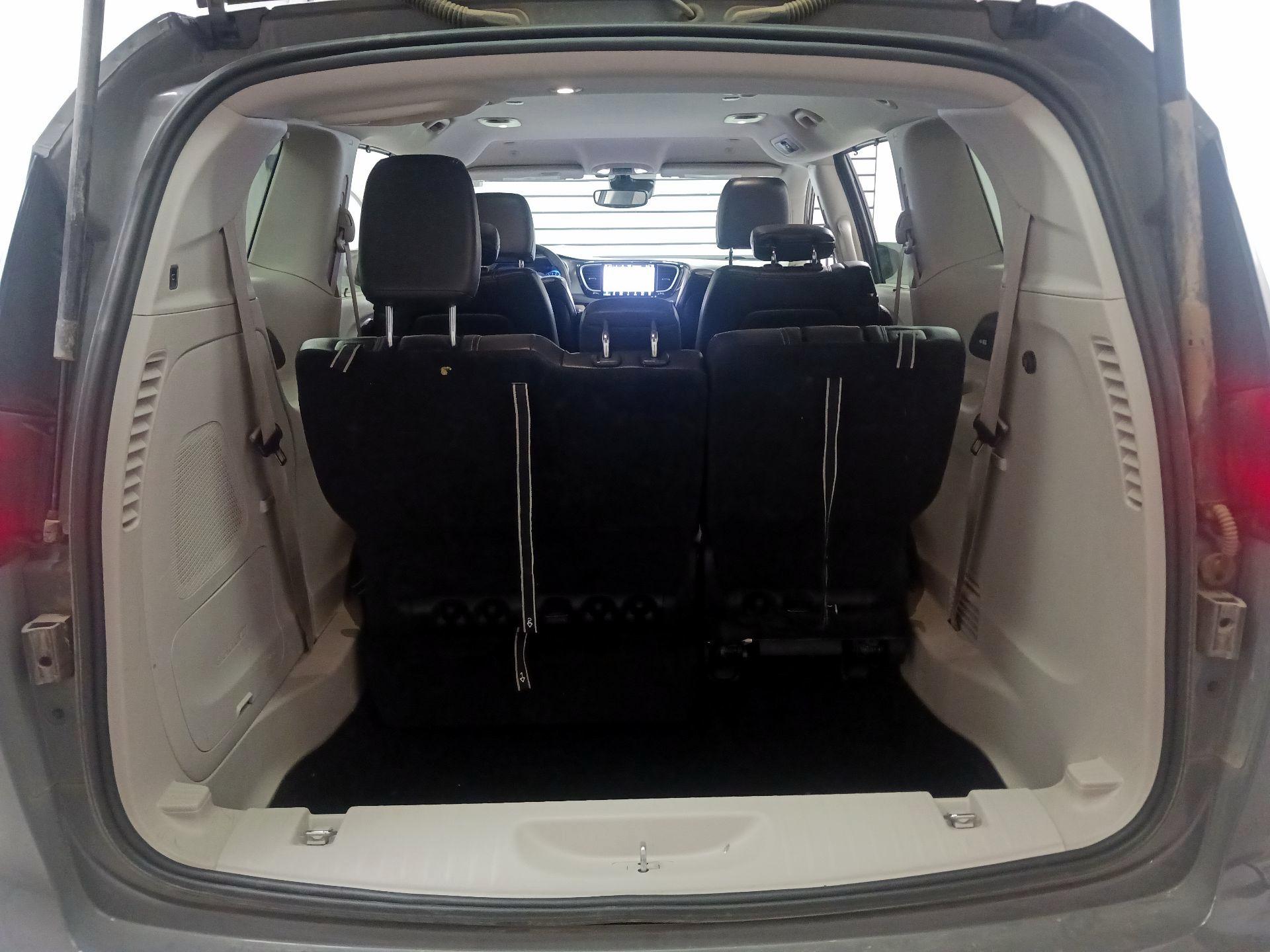 Thumbnail: 2022 Chrysler Pacifica - 15