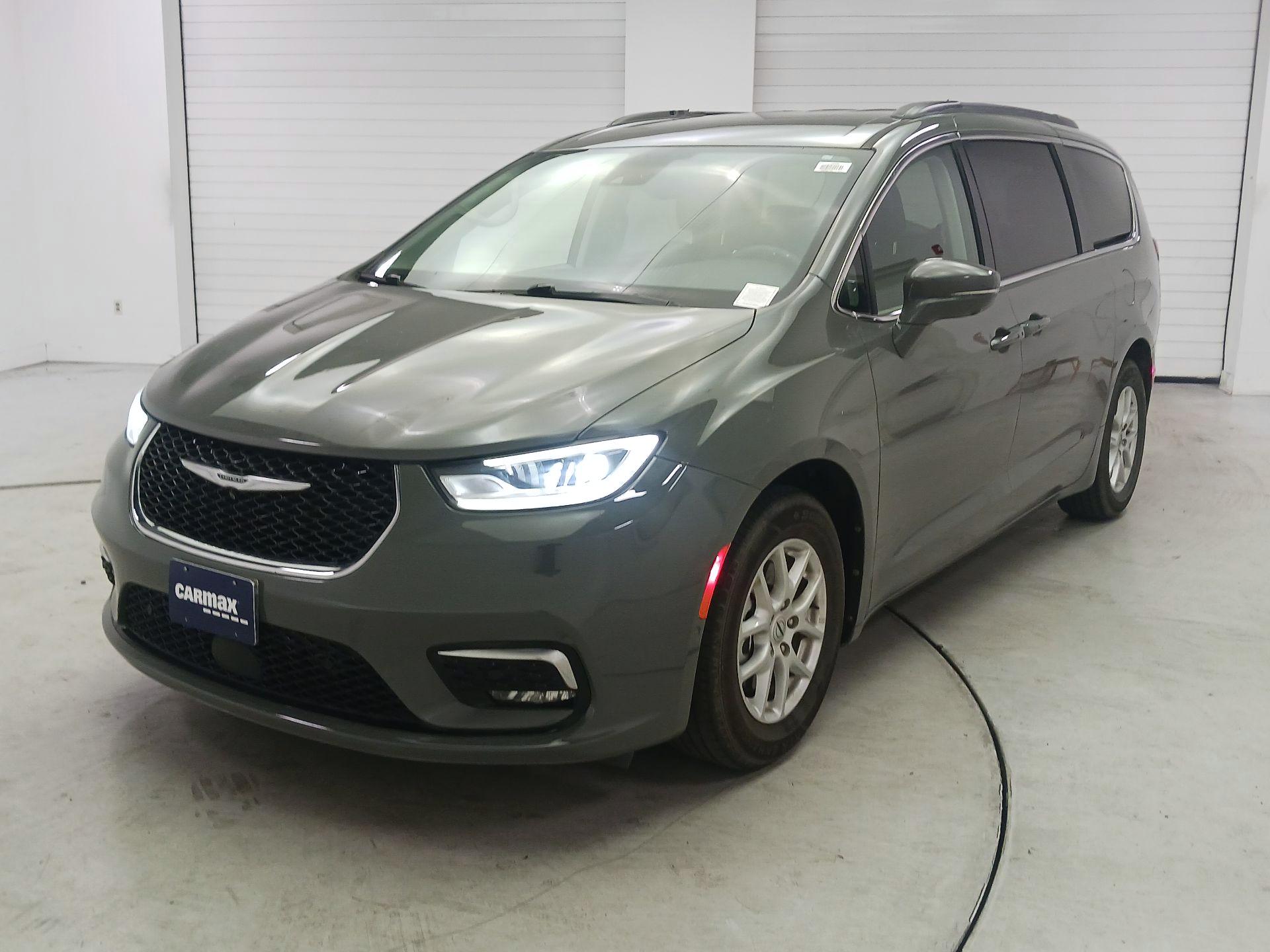 Thumbnail: 2022 Chrysler Pacifica - 3