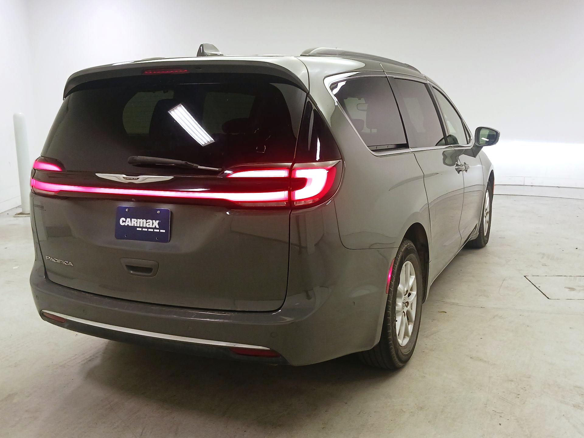 Thumbnail: 2022 Chrysler Pacifica - 5
