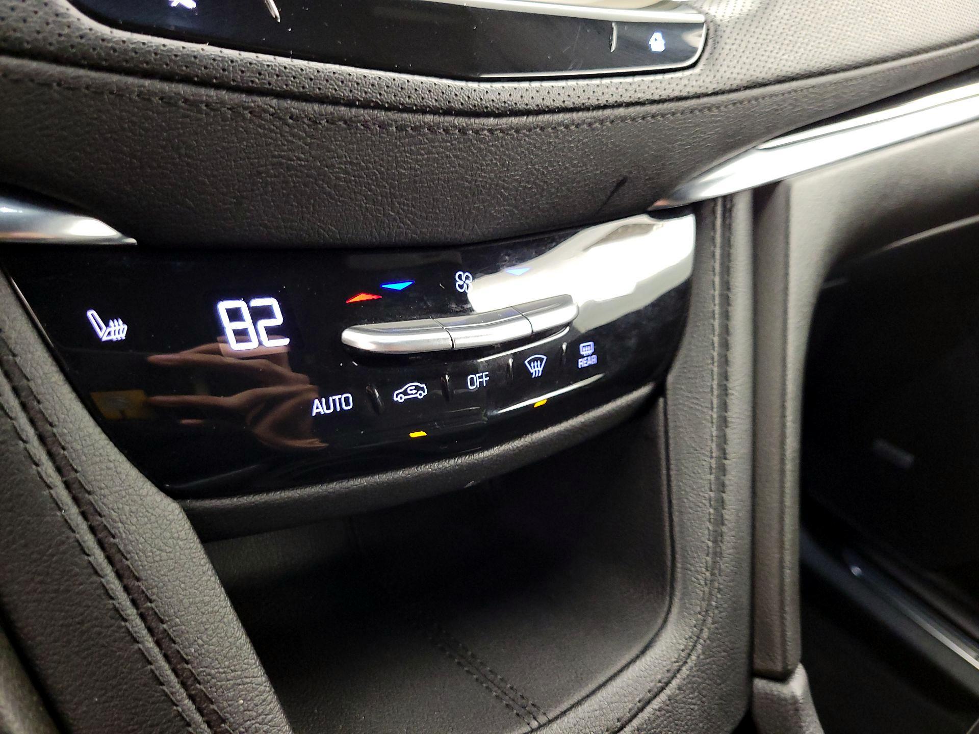 Thumbnail: 2025 Cadillac XT5 - 16