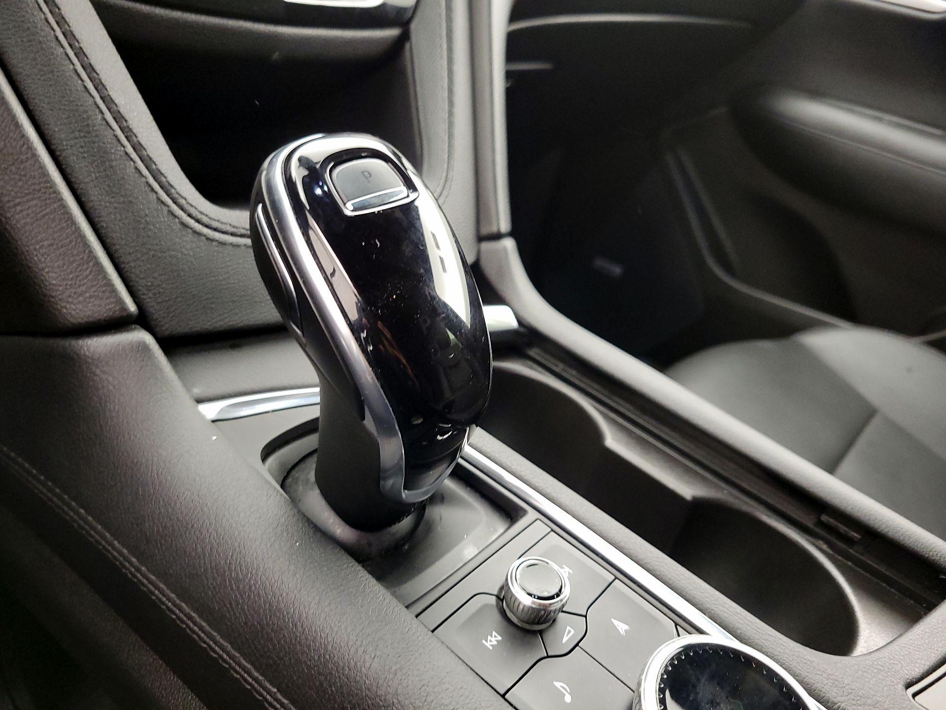 Thumbnail: 2025 Cadillac XT5 - 17