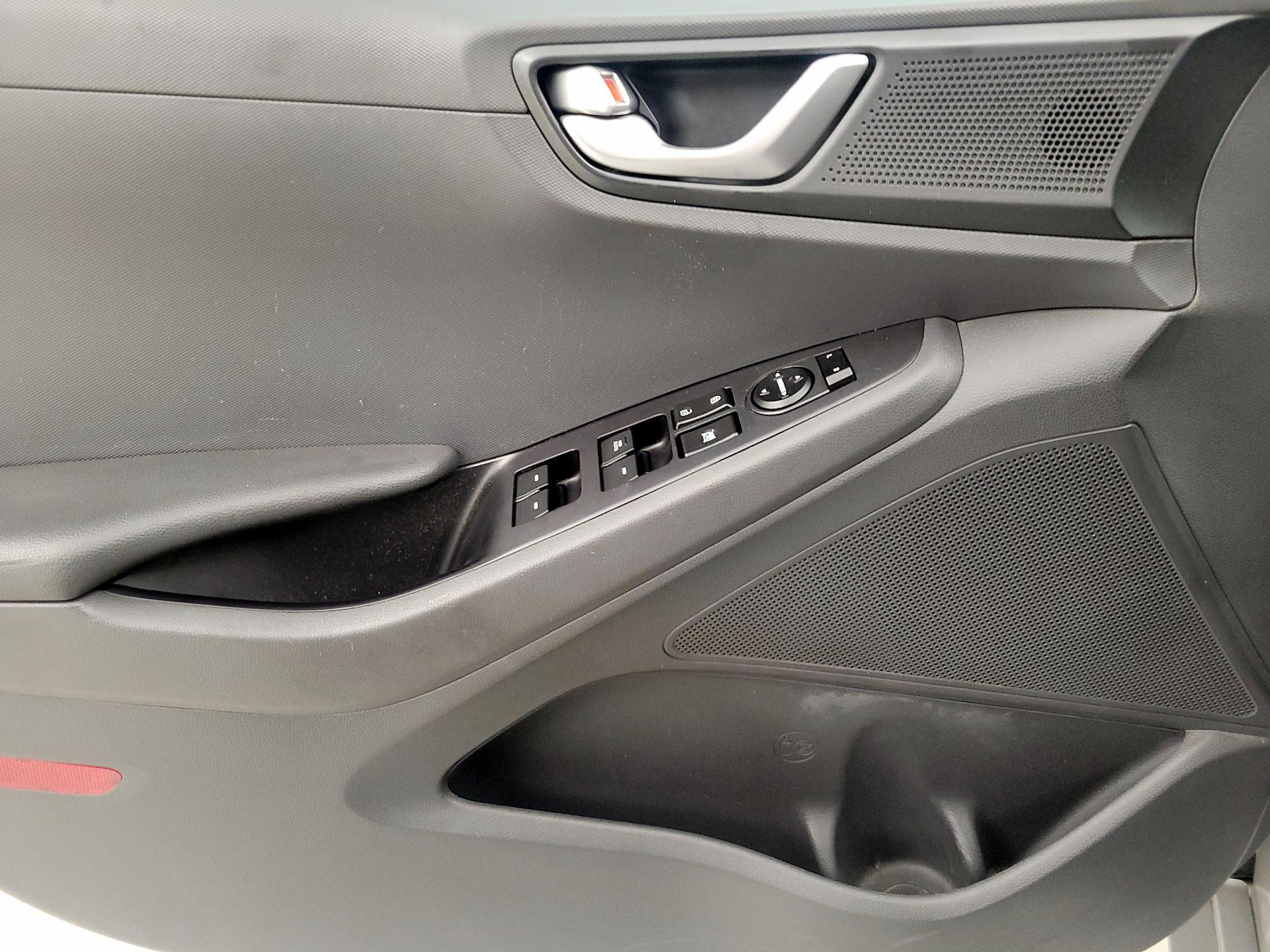 Thumbnail: 2019 Hyundai Ioniq - 12