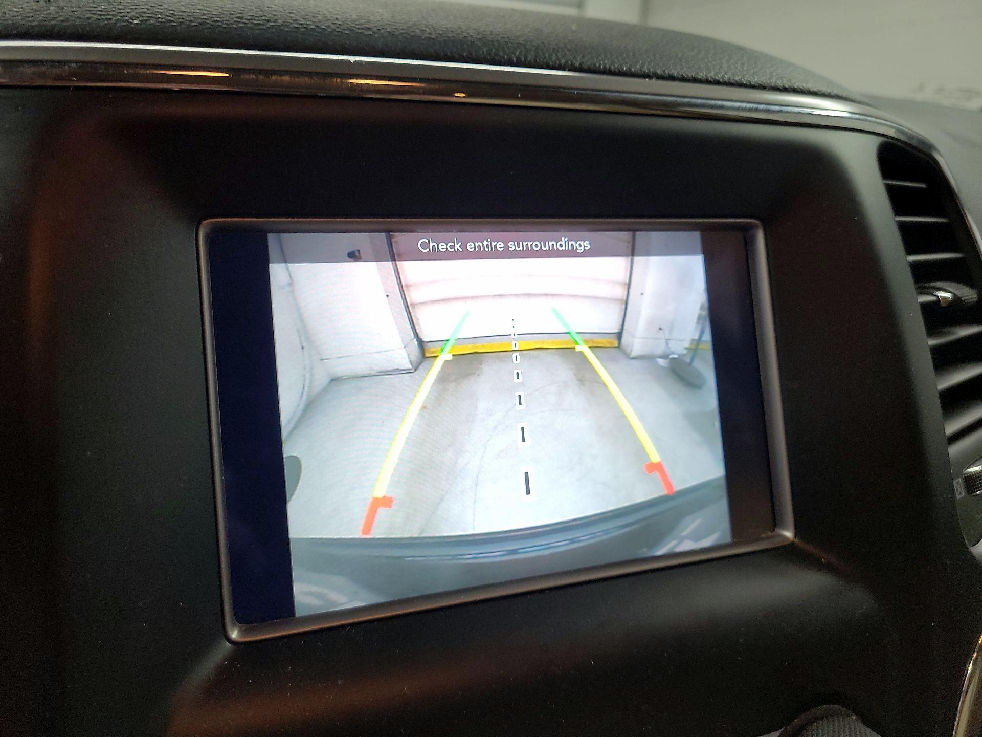 Thumbnail: 2018 Jeep Grand Cherokee - 12