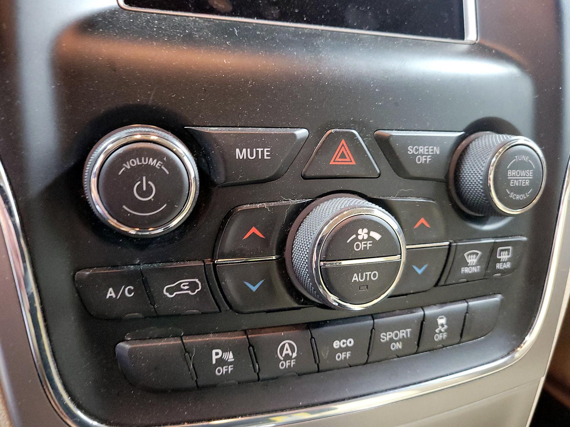 Thumbnail: 2018 Jeep Grand Cherokee - 14