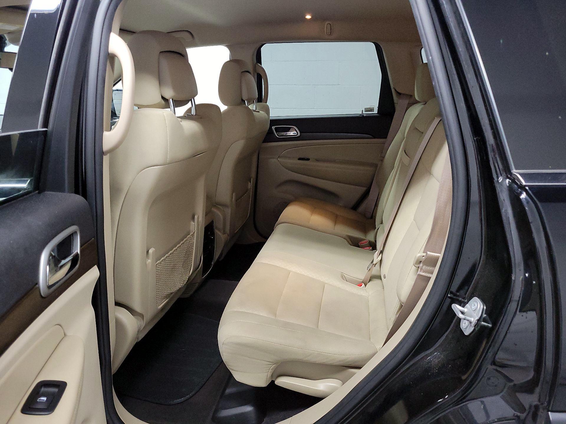 Thumbnail: 2018 Jeep Grand Cherokee - 17