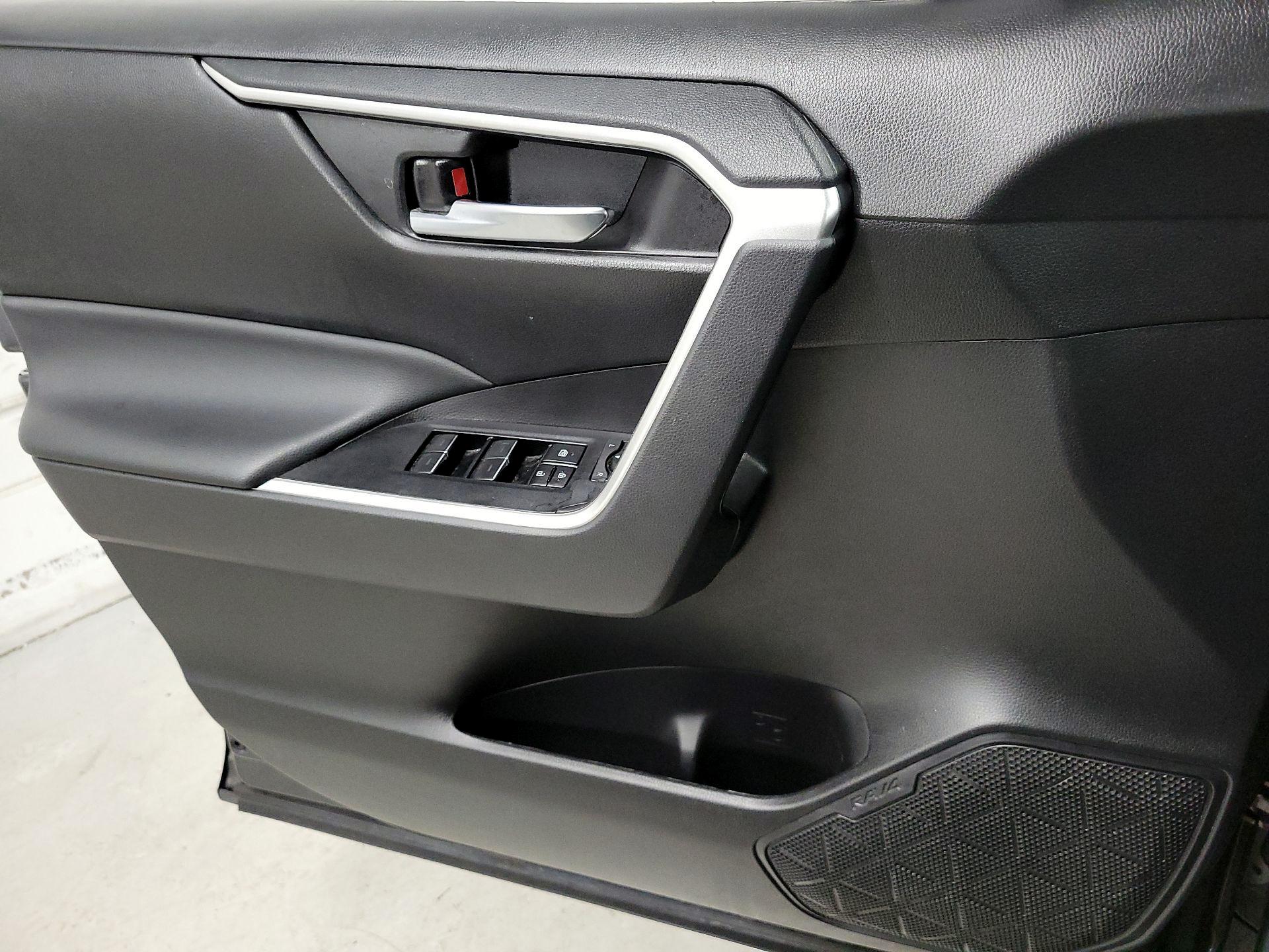 Thumbnail: 2023 Toyota RAV4 - 10