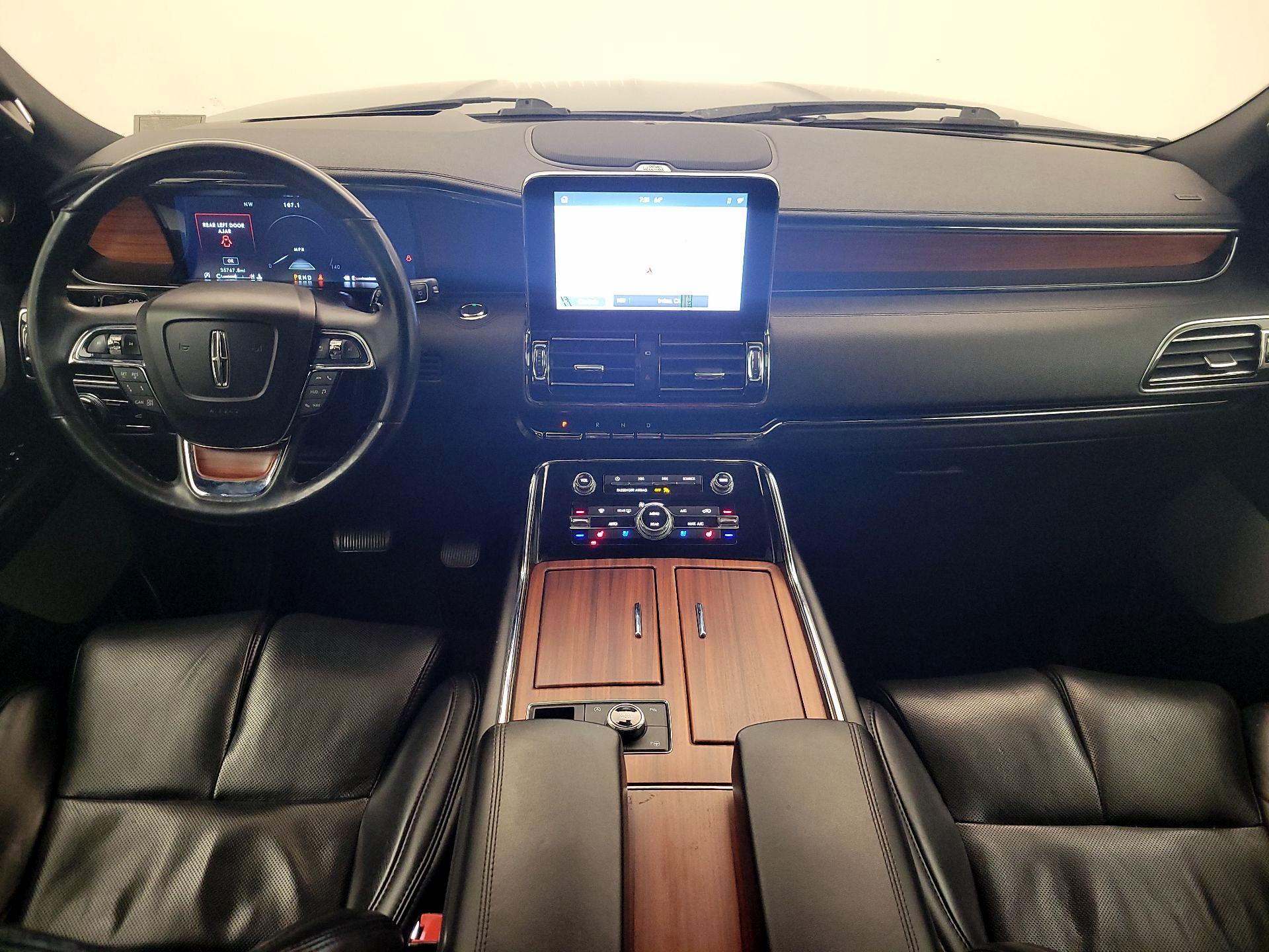 Thumbnail: 2020 Lincoln Navigator L - 9