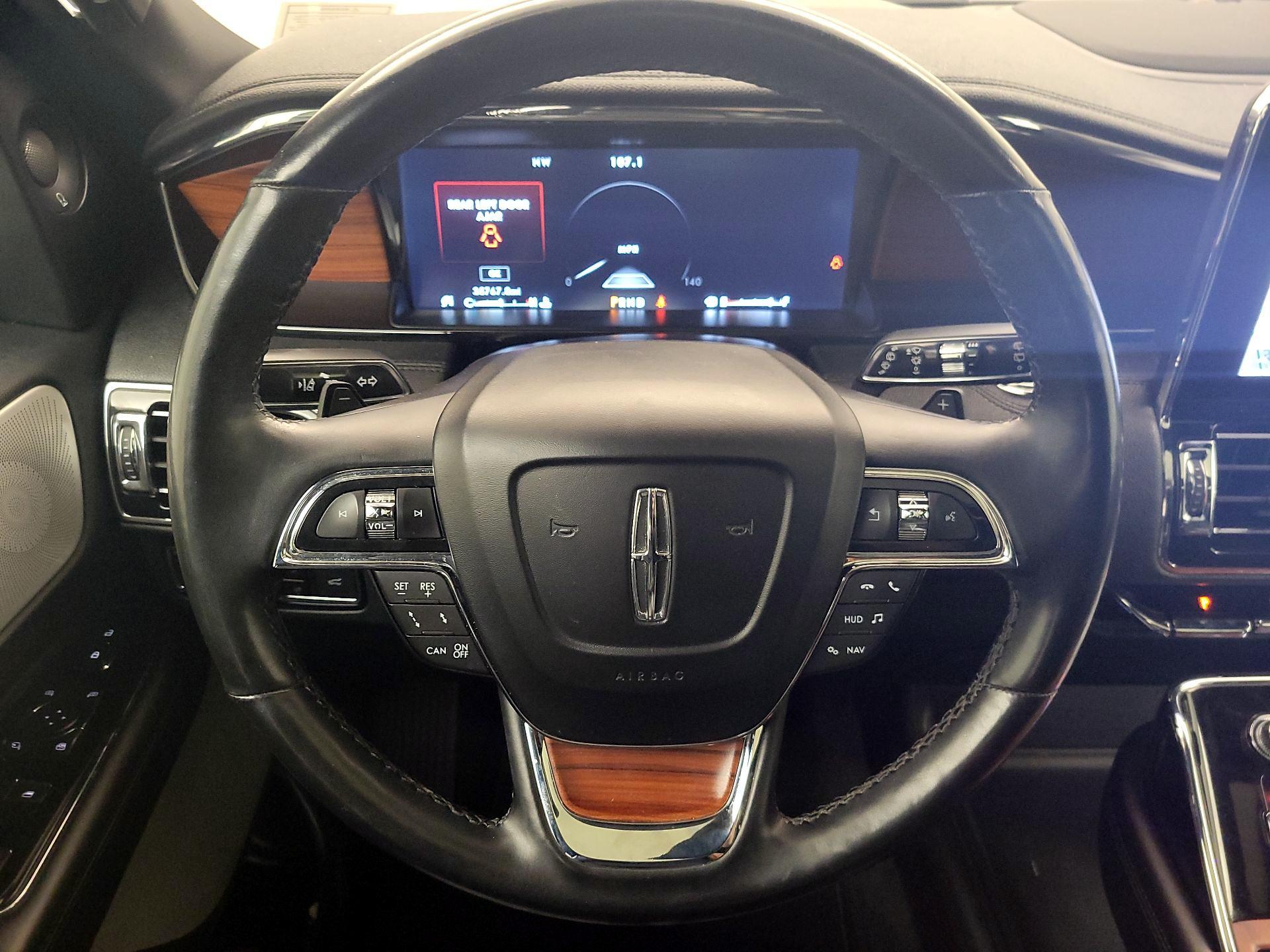 Thumbnail: 2020 Lincoln Navigator L - 10