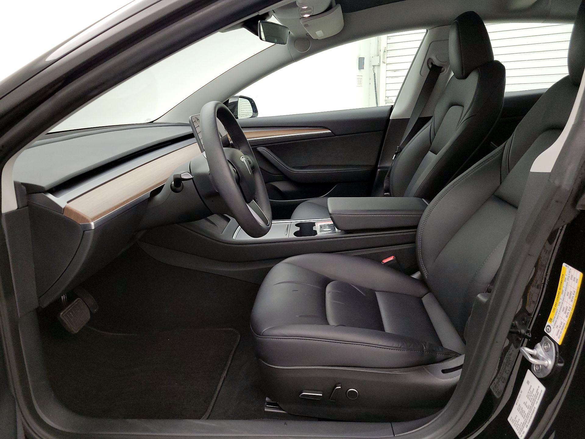 Thumbnail: 2023 Tesla Model 3 - 11