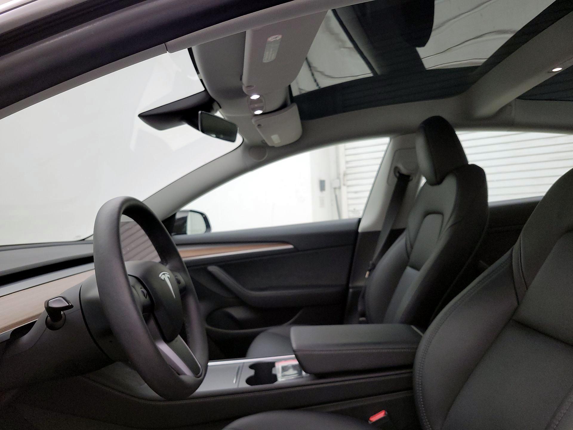 Thumbnail: 2023 Tesla Model 3 - 19