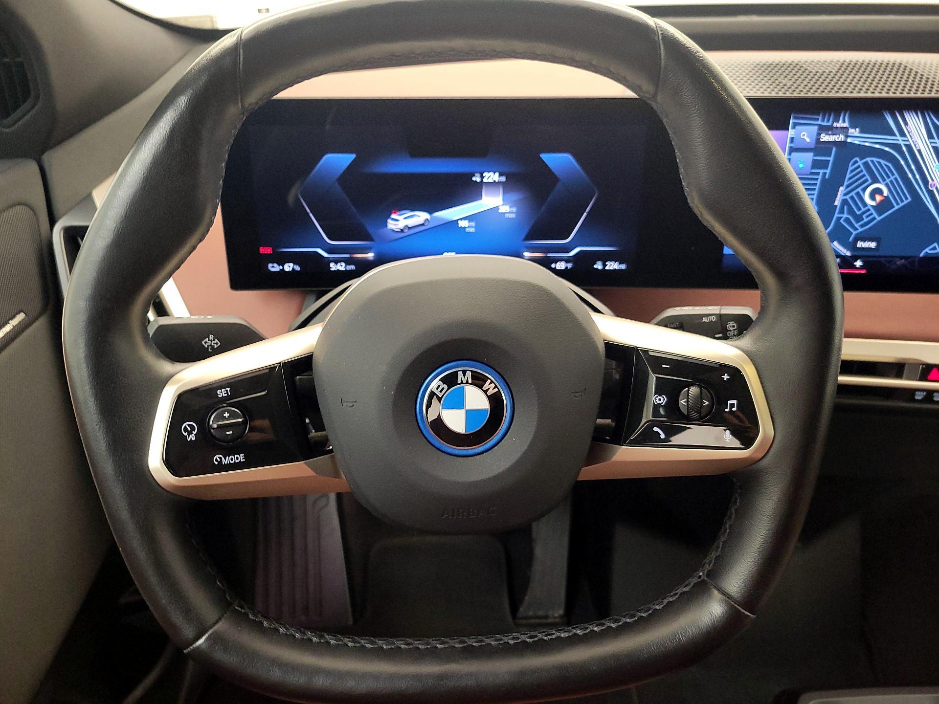 Thumbnail: 2023 BMW iX - 10